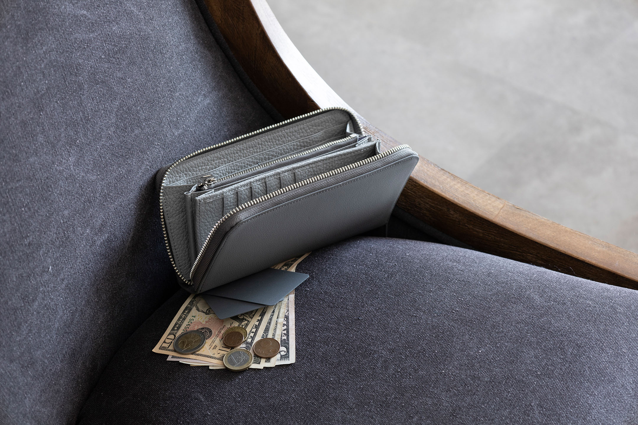 フレンチカーフ ラウンドジップ長財布 | 大人のバッグ・財布