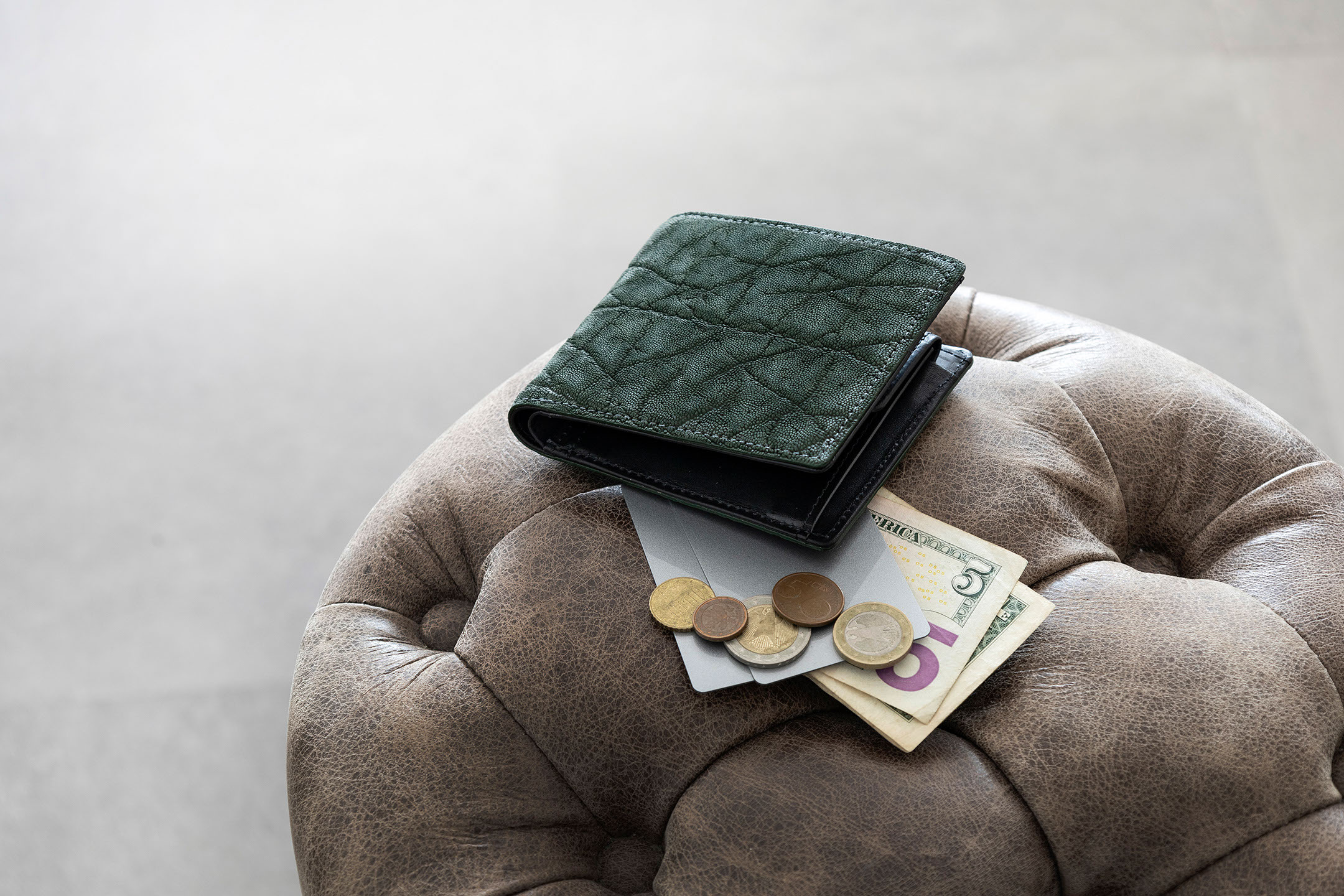 エレファント 二つ折り財布（小銭入れ付き） | 大人のバッグ・財布