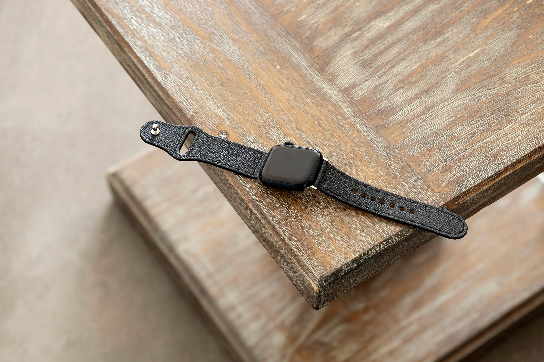 ワープロラックス アップルウォッチバンド by CxC Leather（シーバイシーレザー）