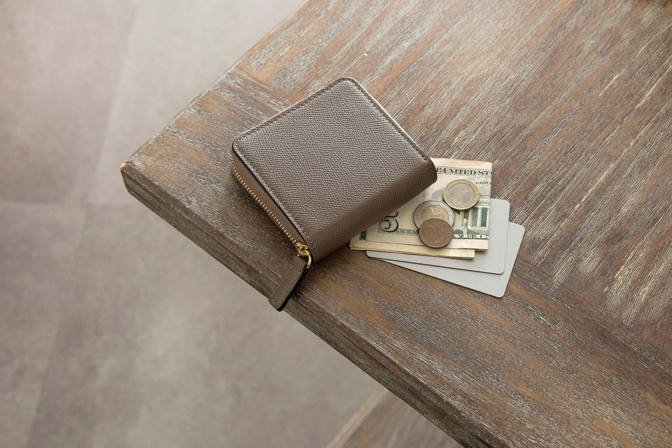 ワープロラックス ラウンドジップミニ財布 “Cubetto”　 by CxC Leather（シーバイシーレザー）