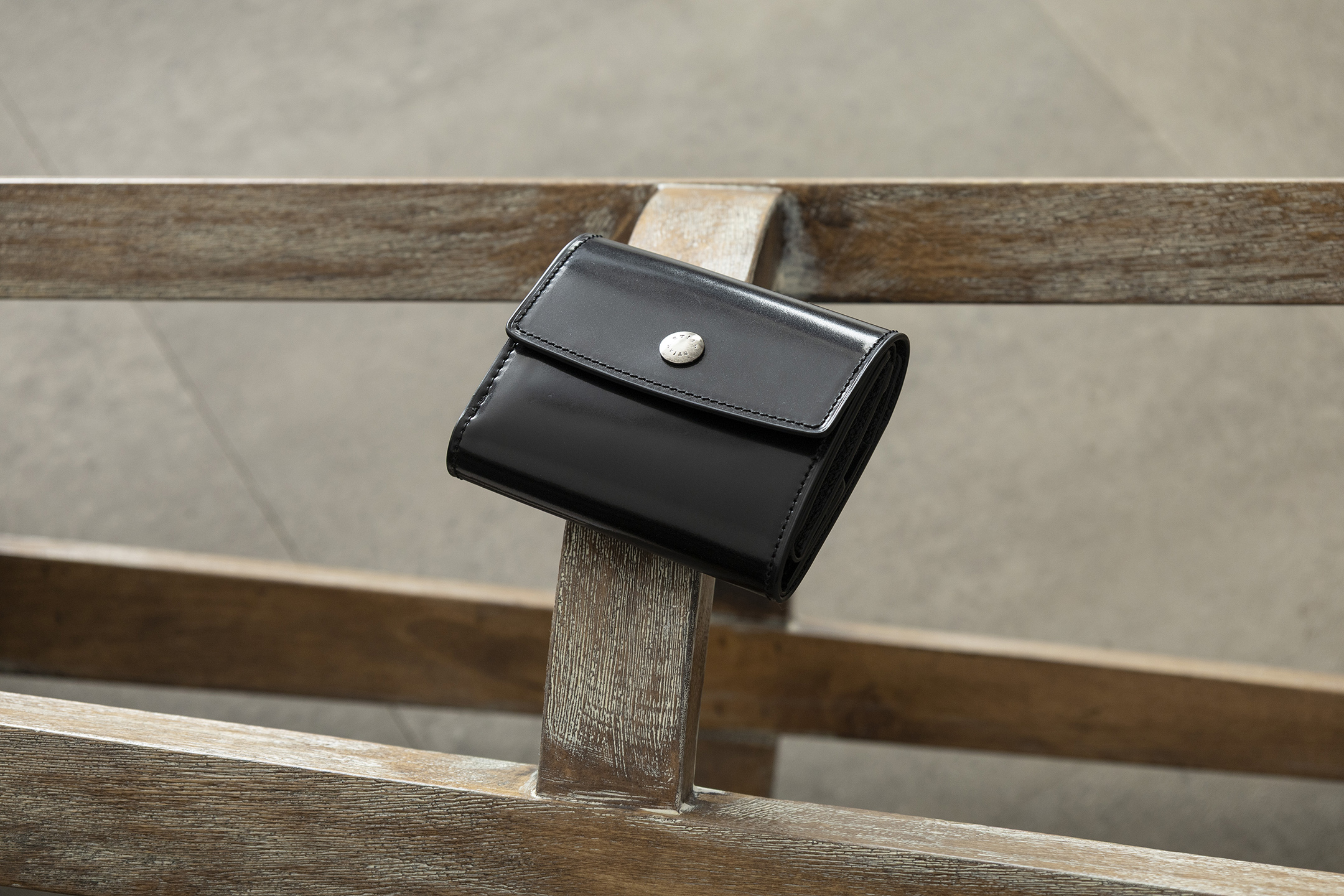 シェルコードバン 三つ折り財布 “Prior” by ETiAM（エティアム）