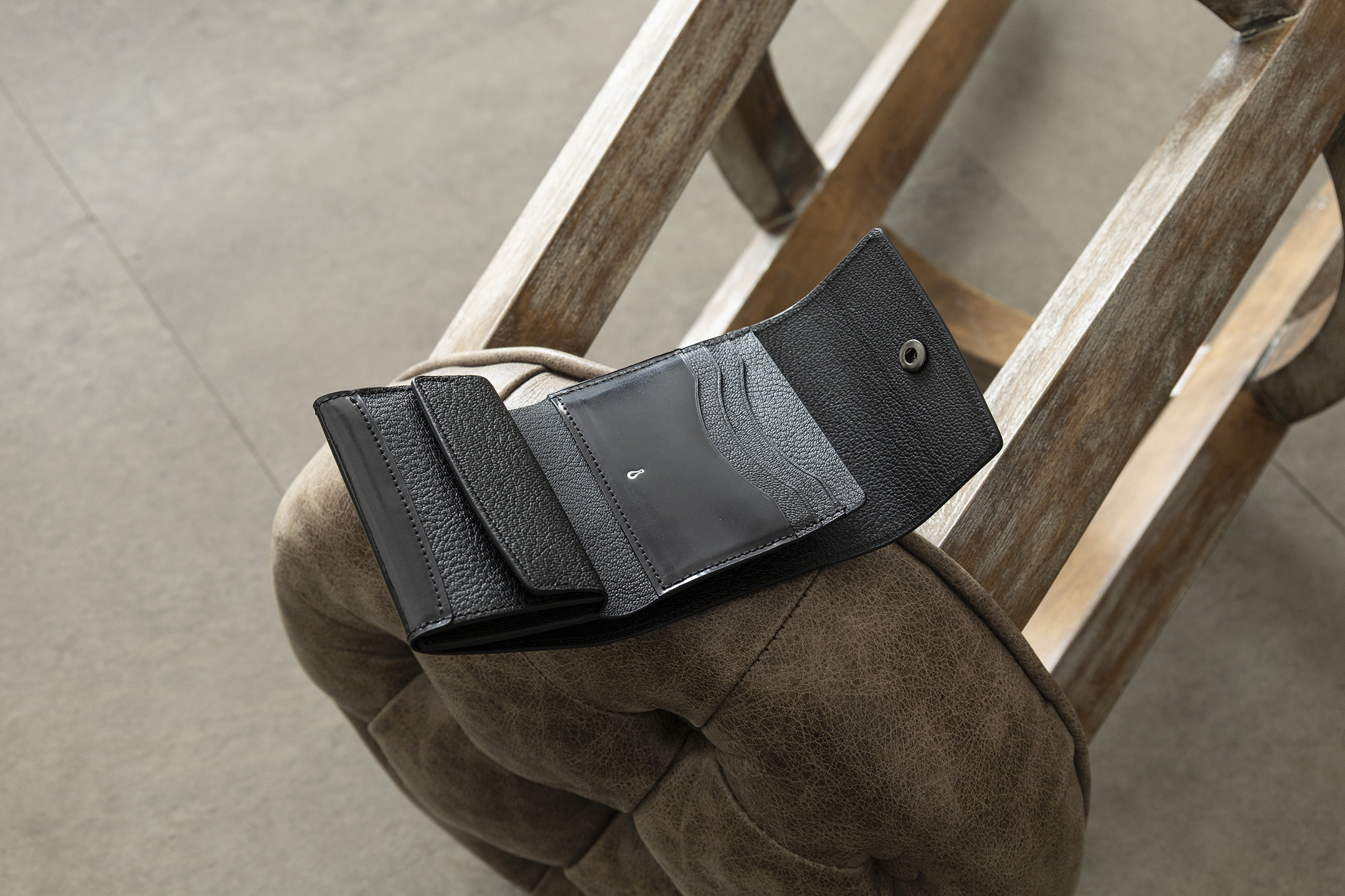 シェルコードバン 三つ折り財布 “Prior” by ETiAM（エティアム）