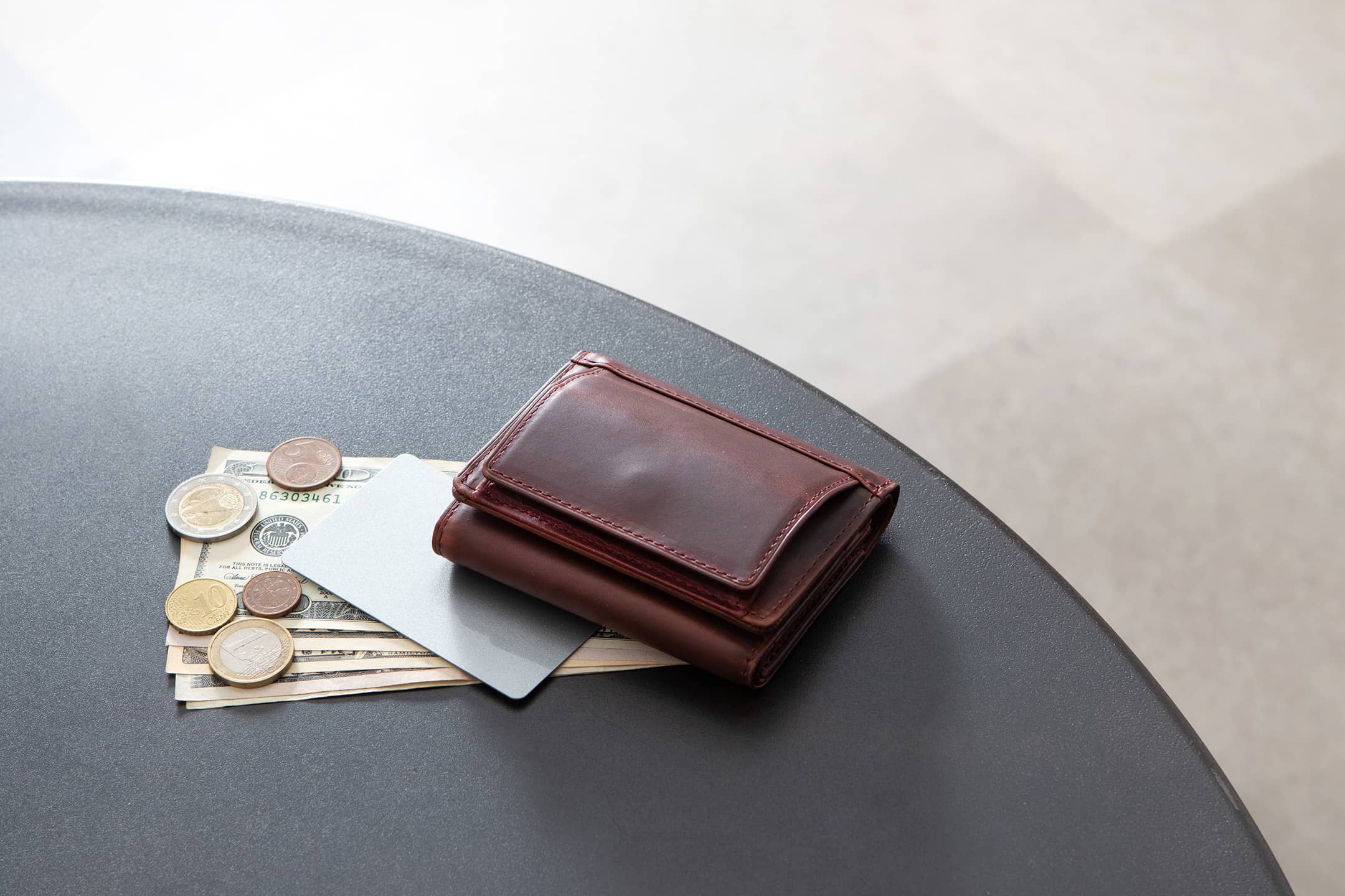 ホーウィン クロムエクセル 三つ折り財布 “コンキスタドール” | 大人の 