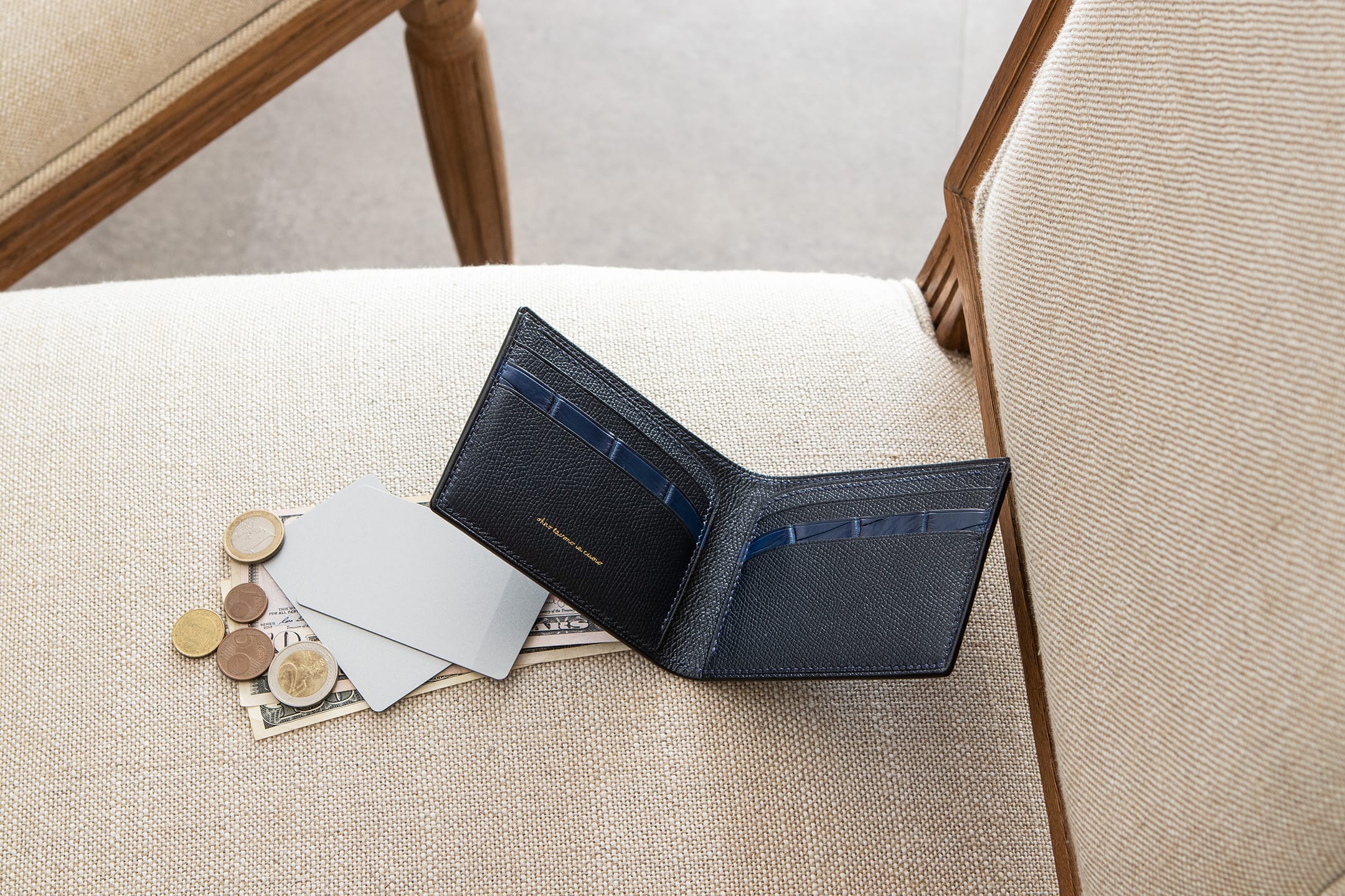 藍染めポロサス 薄型二つ折り財布 by ohno lavoro in cuoio（オオノ ラヴォーロ イン クオイオ）