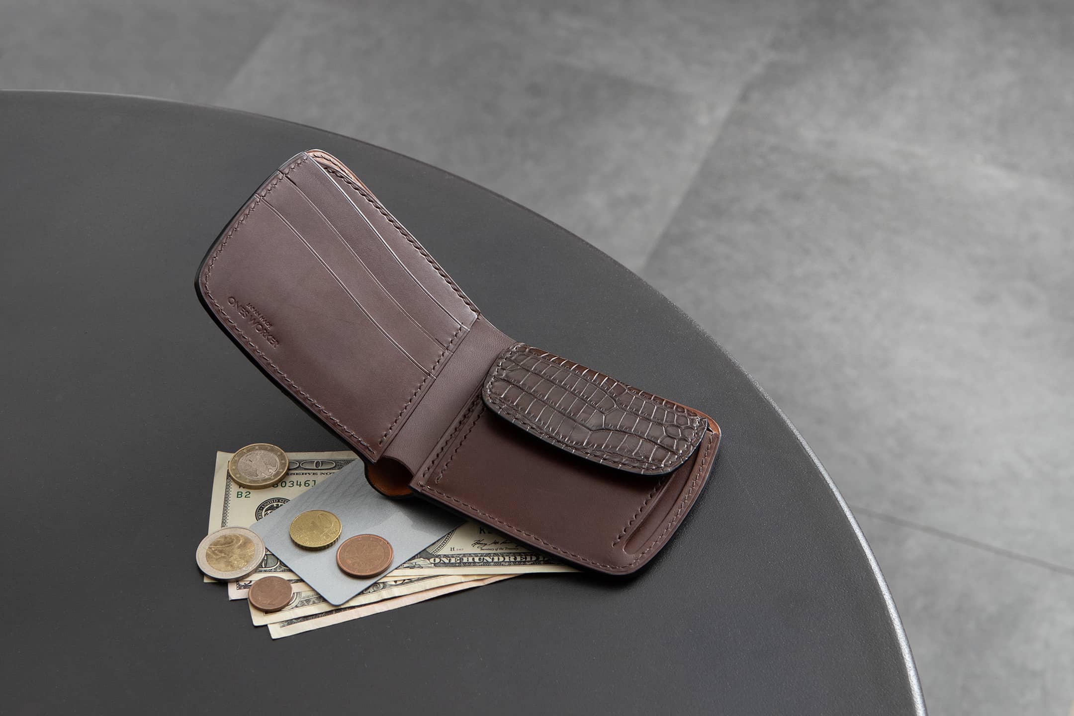 クロコダイル ポロサス & ブッテーロ シェル型二つ折り財布（小銭入れ付き）