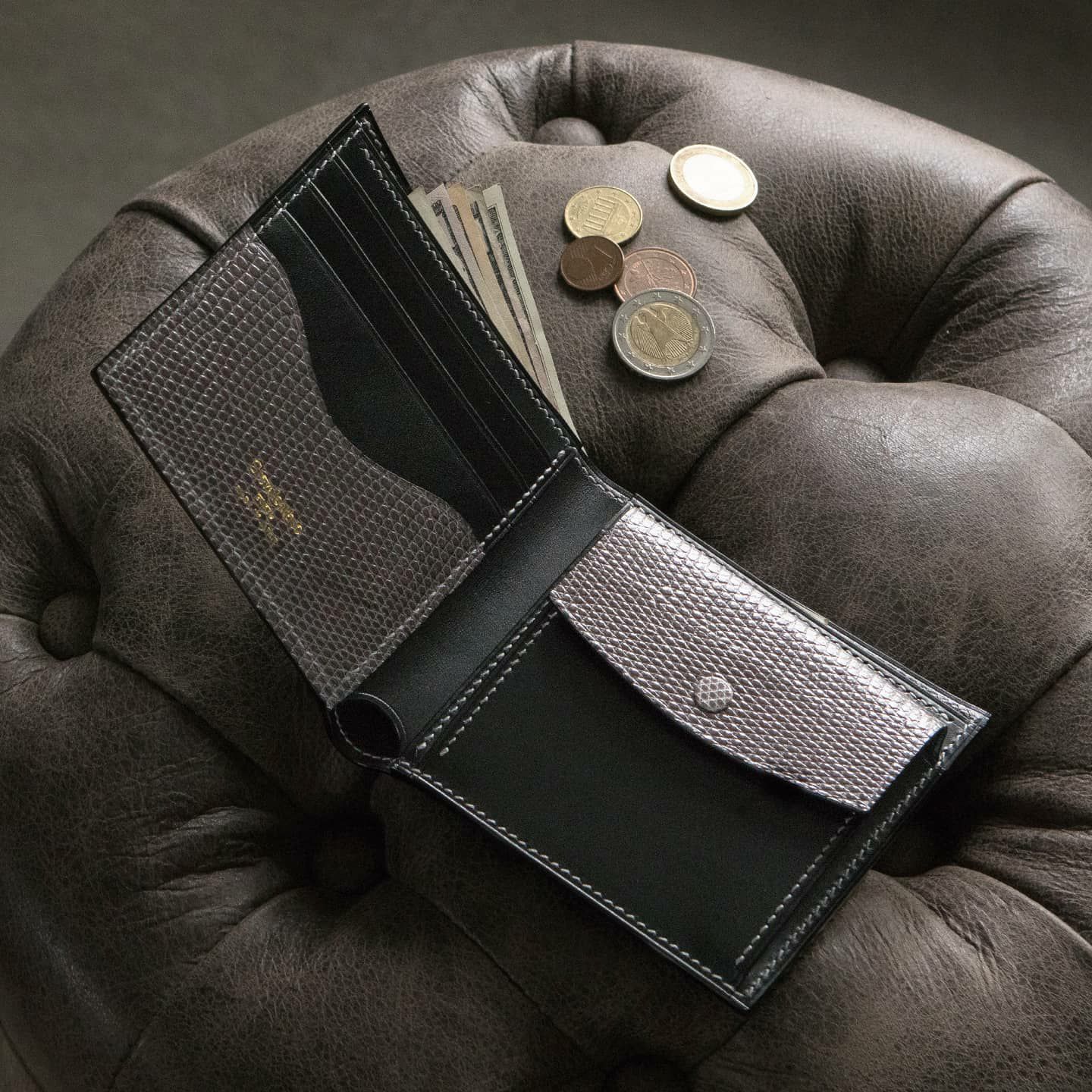 K21109057 ファゴット リザード 二つ折り財布 (ブラック) MJ-07W BLACK