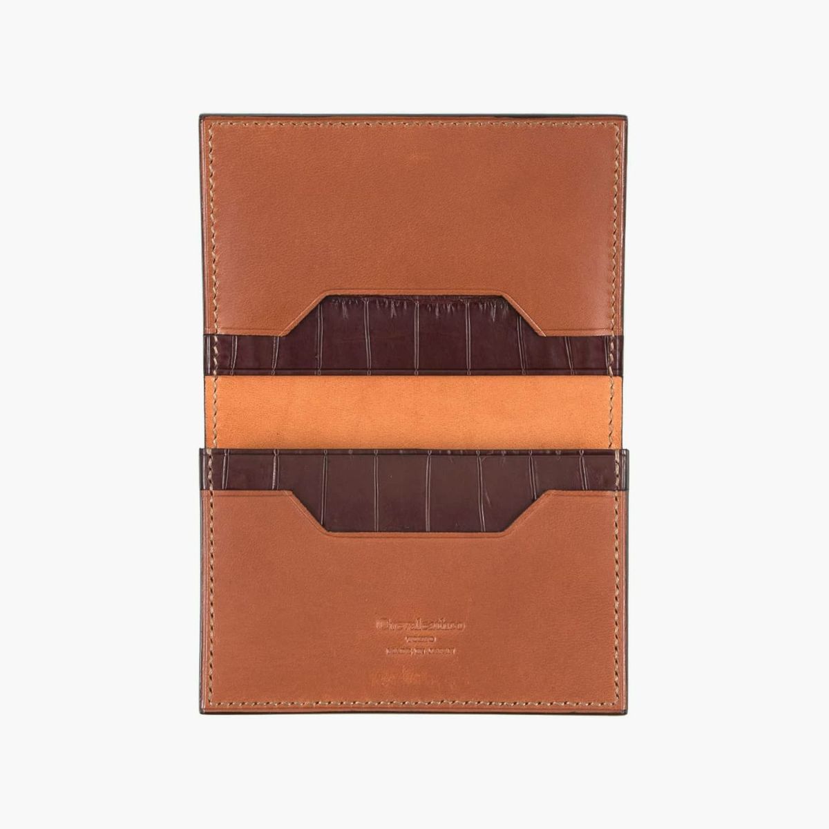 外装（ブリランテ）：Brown、内装（ブリランテ）：Brown、カード段装飾（クロコダイル）：Bordeaux