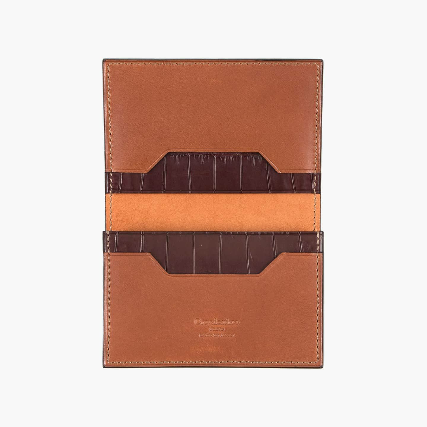 外装（ブリランテ）：Brown、内装（ブリランテ）：Brown、カード段装飾（クロコダイル）：Bordeaux