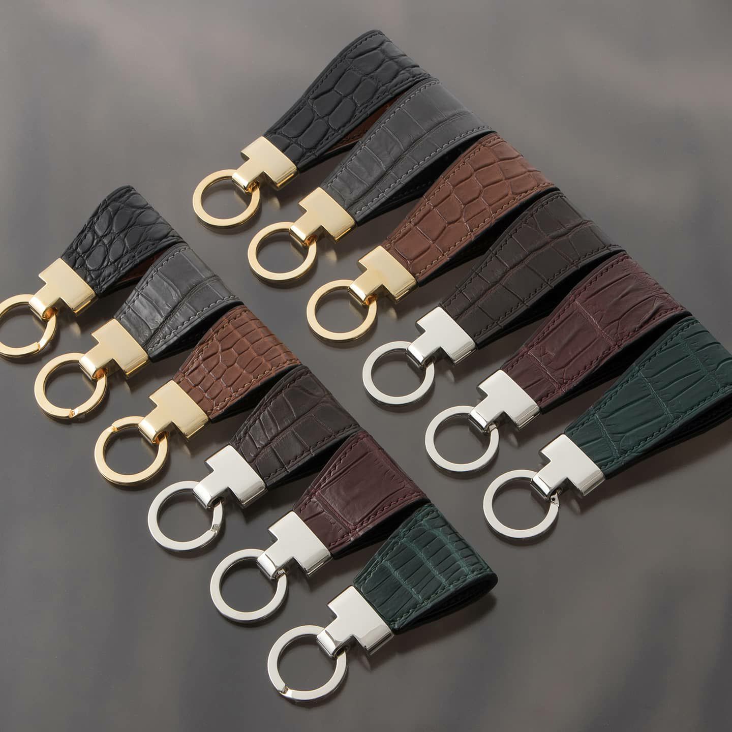 クロコダイル ループキーホルダー：左上から Black、Gray、Brown、Dark Brown、Bordeaux、Green