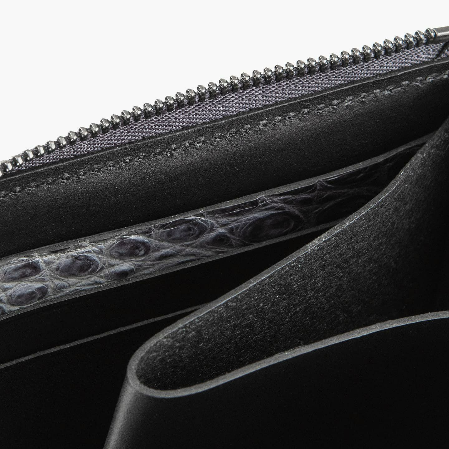 外装 & 内装装飾（クロコダイル）：Gray／ 内装（牛革）：Black