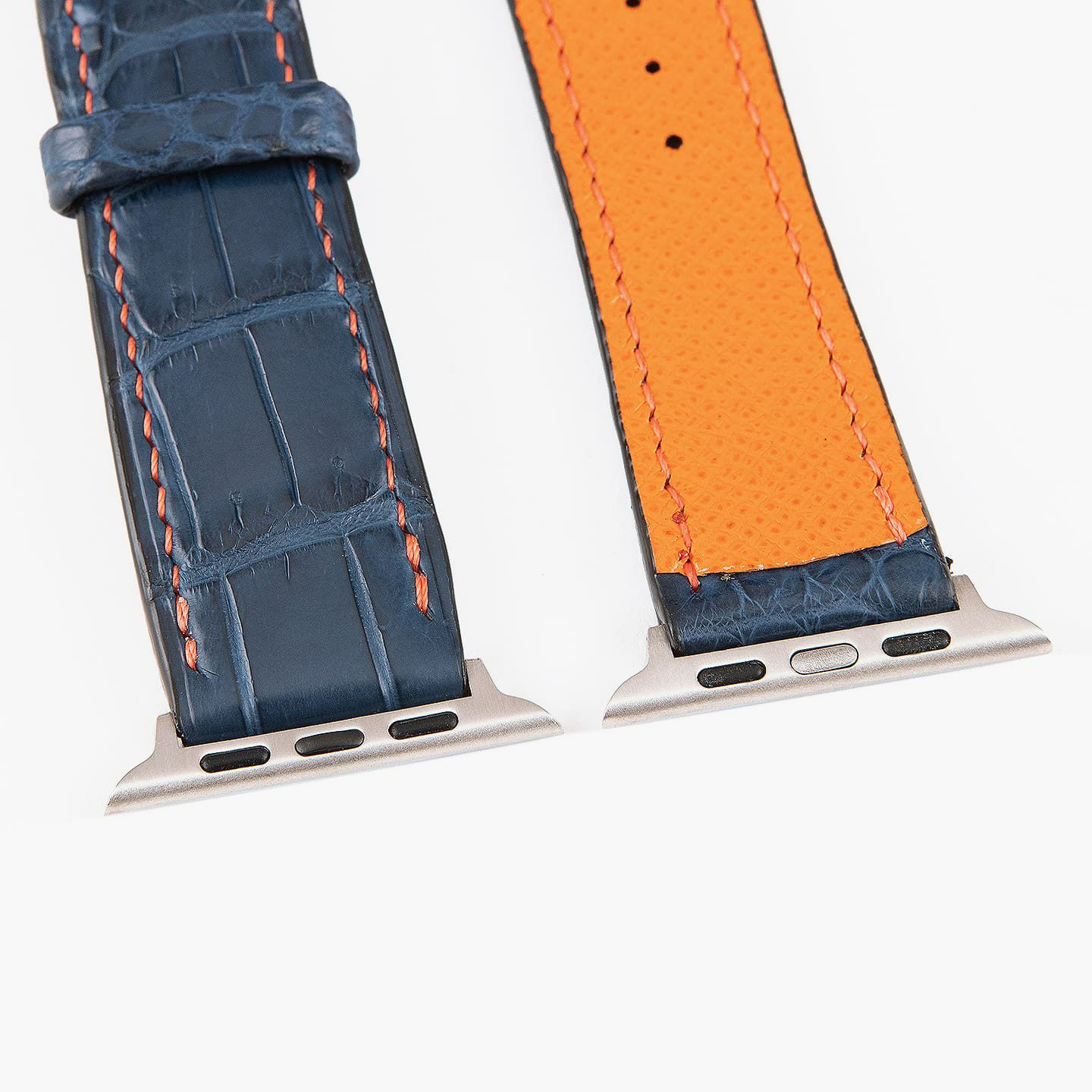 表面（クロコダイル）：Denim Blue、裏面（ノブレッサーカーフ）：Orange、糸色：裏面（ノブレッサーカーフ）と同系色、アダプター＆Dバックル：Silver