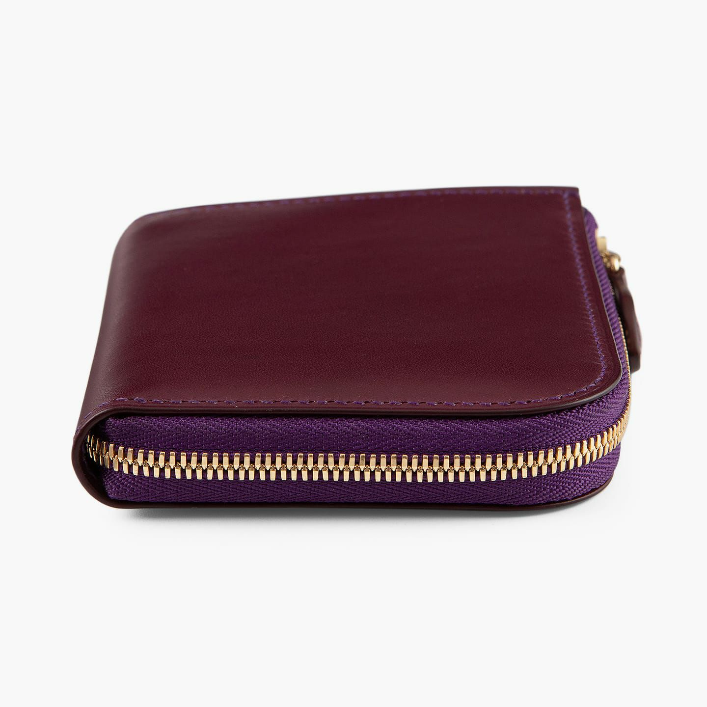 外装＆内装コインポケット（イングラサット）：Purple、内装（イングラサット）：Tan、糸色：外装＆内装コインポケットと同系色、ファスナー：Gold、引き手：外装と同じ革