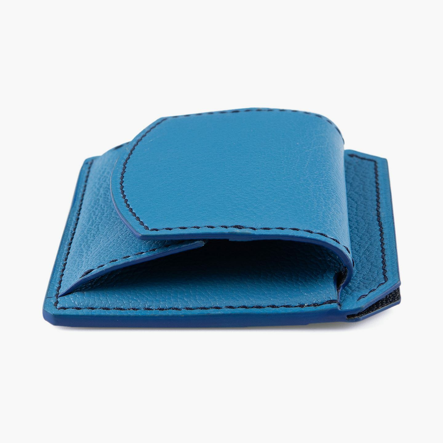 外装（シェーブル）：Sky(Denim）、内装（シェーブル）：Navy（Marine）、糸・コバ色：内装と同系色、ホック：Silver