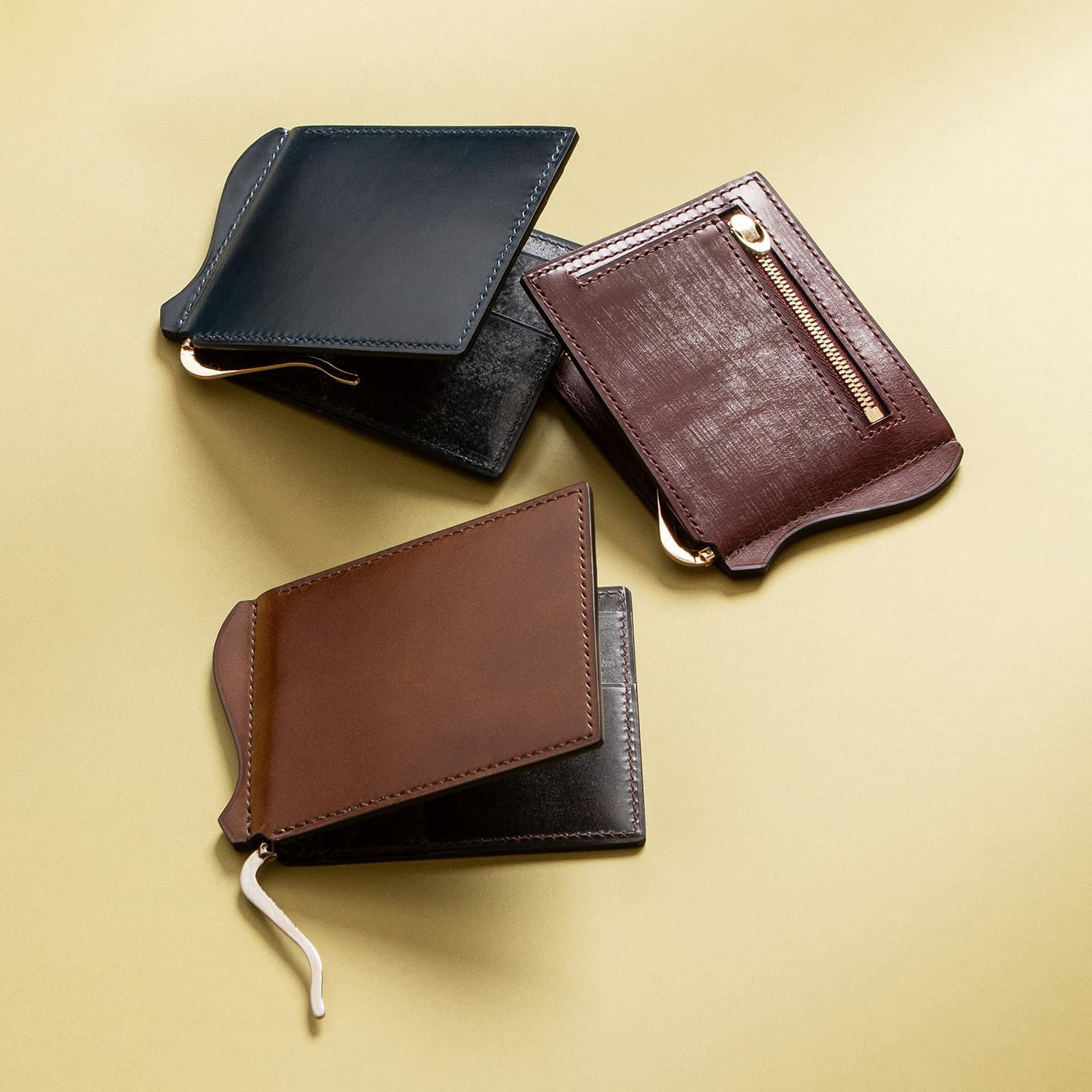 【特注オリジナル財布】 コードバン 折り財布  マネークリップ 手縫いナチュラル送料込みの価格となります