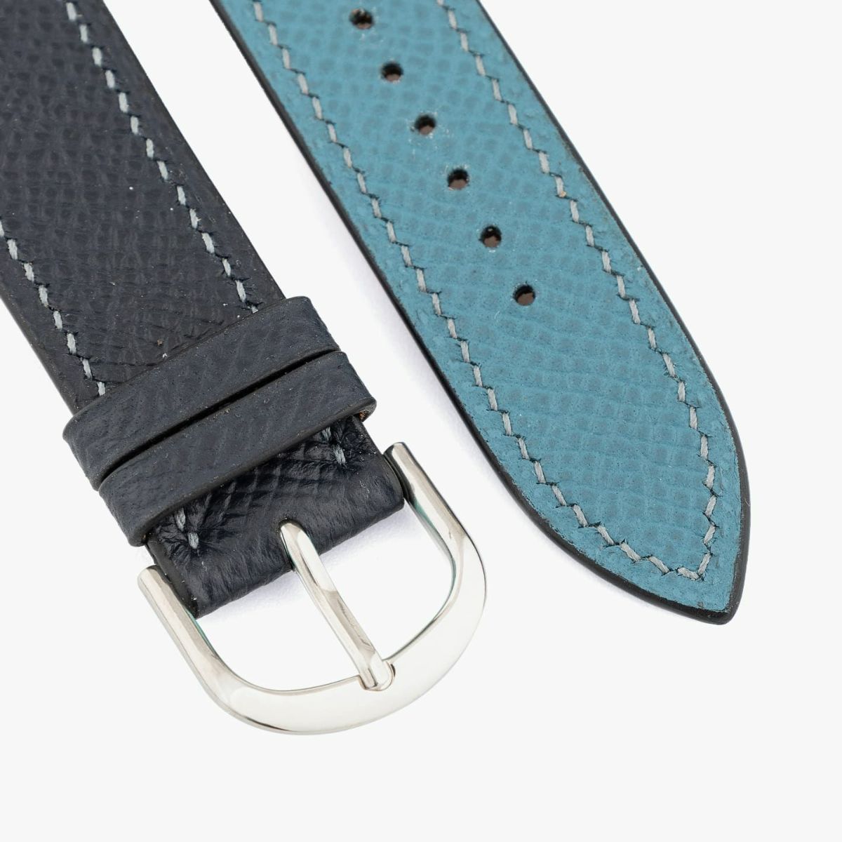 Apple Watch ケースサイズ：38 - 41、腕周りサイズ：SM、表面 親（ダービー）：Navy Blue、糸色（親）：Seagul Ash、定遊革（ダービー）：Navy Blue、表面 剣先（ダービー）：Jeans Blue、糸色（剣先）：Mouse Gray、アダプター ＆ 尾錠：Silver