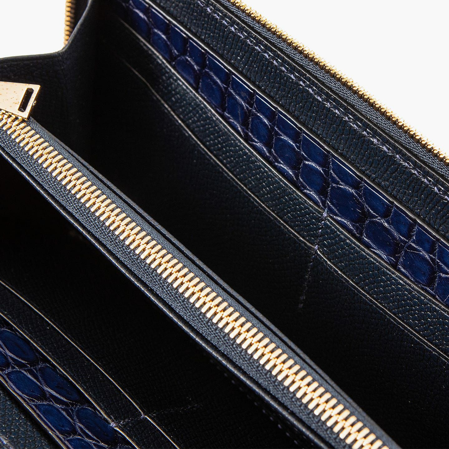 内装（ドーフィン）：Navy、ファスナー＆引き手：Gold