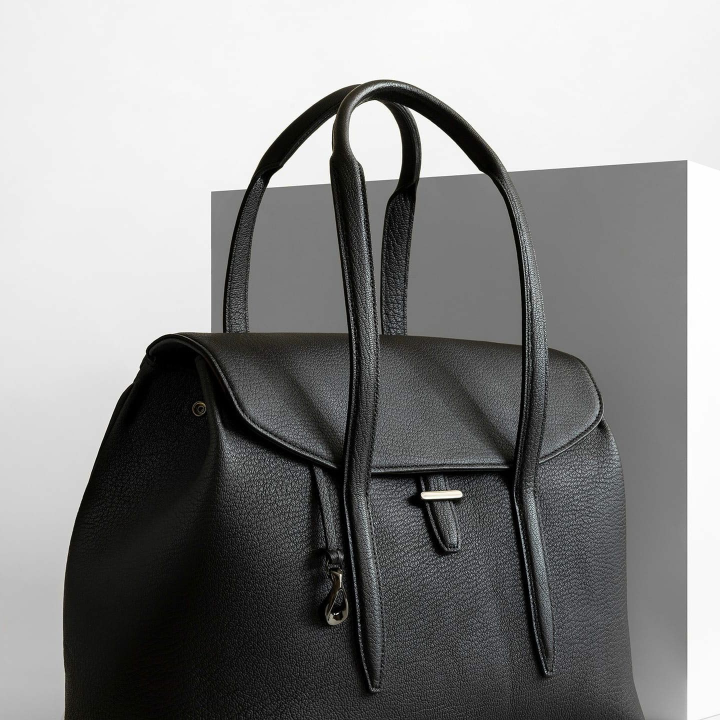フラップトートバッグ(S)“Embrace” | 大人のバッグ・財布・ トート 