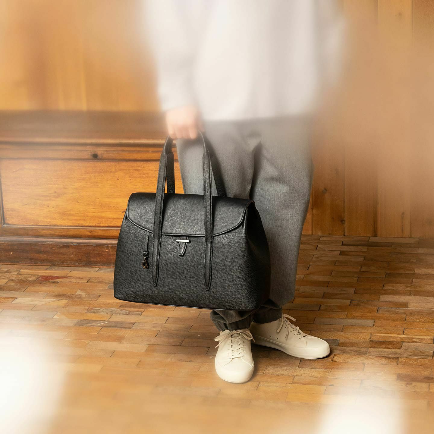 フラップトートバッグ(S)“Embrace” | 大人のバッグ・財布・ トート 
