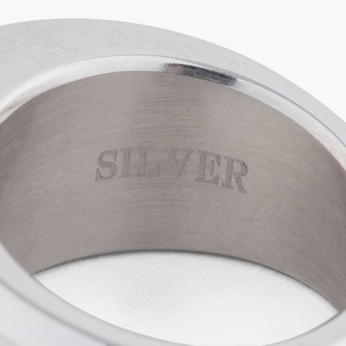 ※リング内側の刻印は以前とものとなり、掲載写真とは異なります。実際は新しいロゴと金属名が入ります。