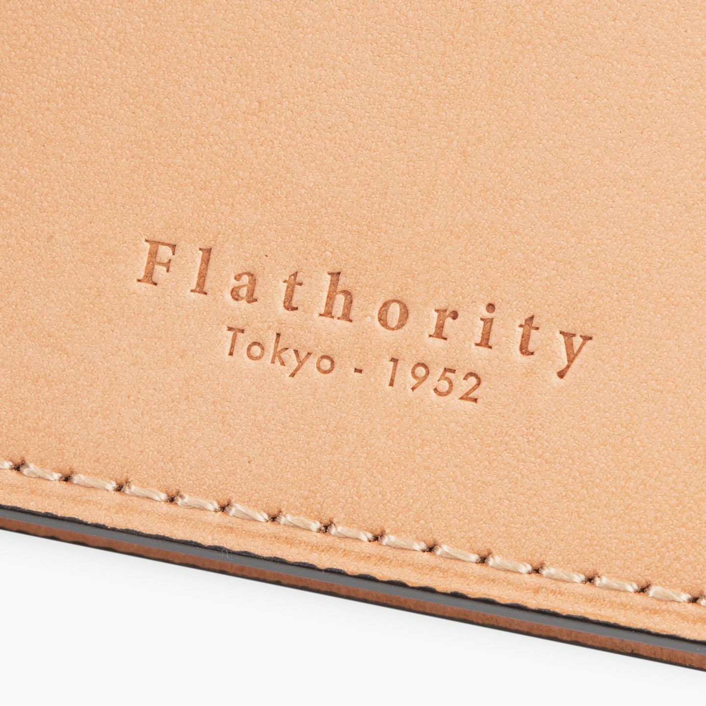 内装は全カラー共通