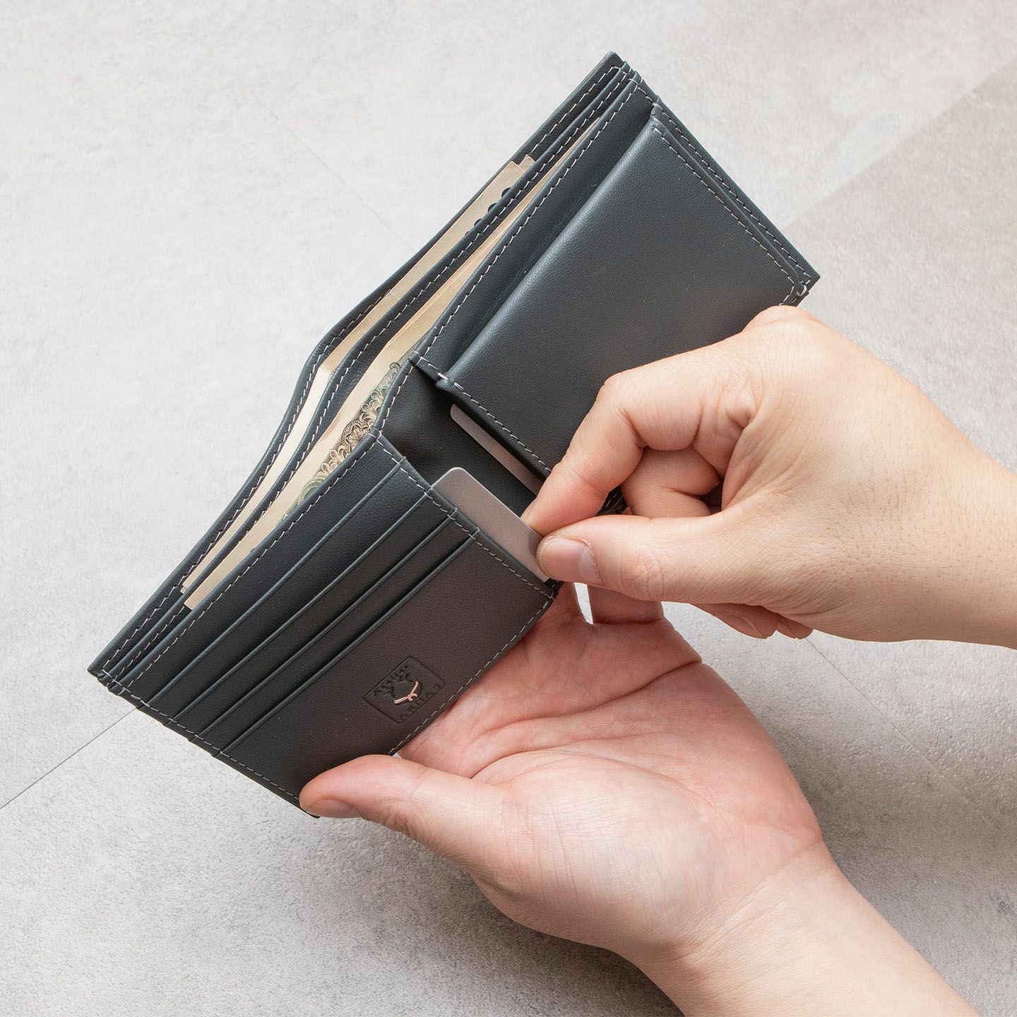 ガルーシャ 二つ折り財布（小銭入れ付き） | 大人のバッグ・財布・ 二