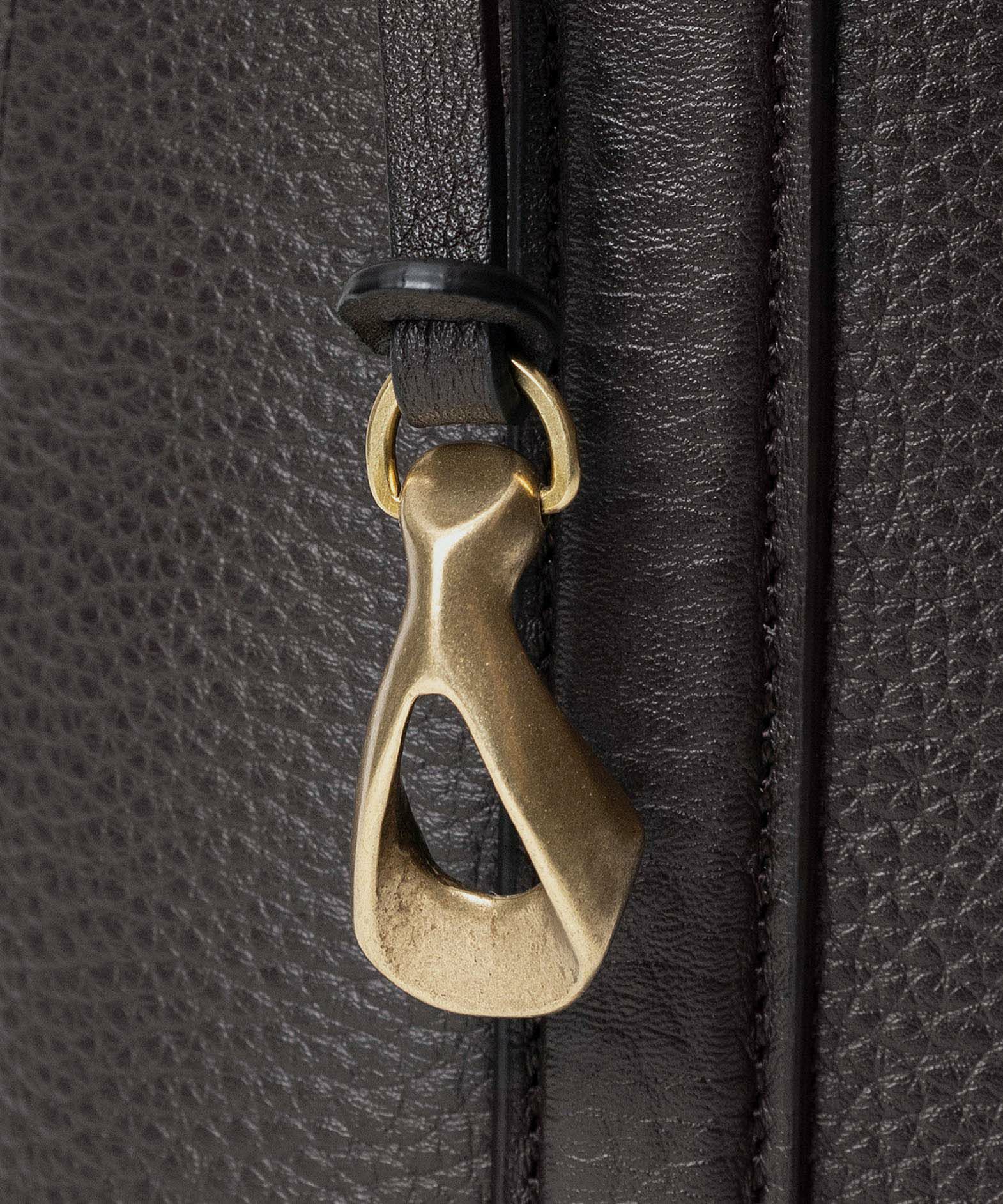 ハンド＆バングルバッグ“Follow” | 大人のバッグ・財布・ ハンドバッグ