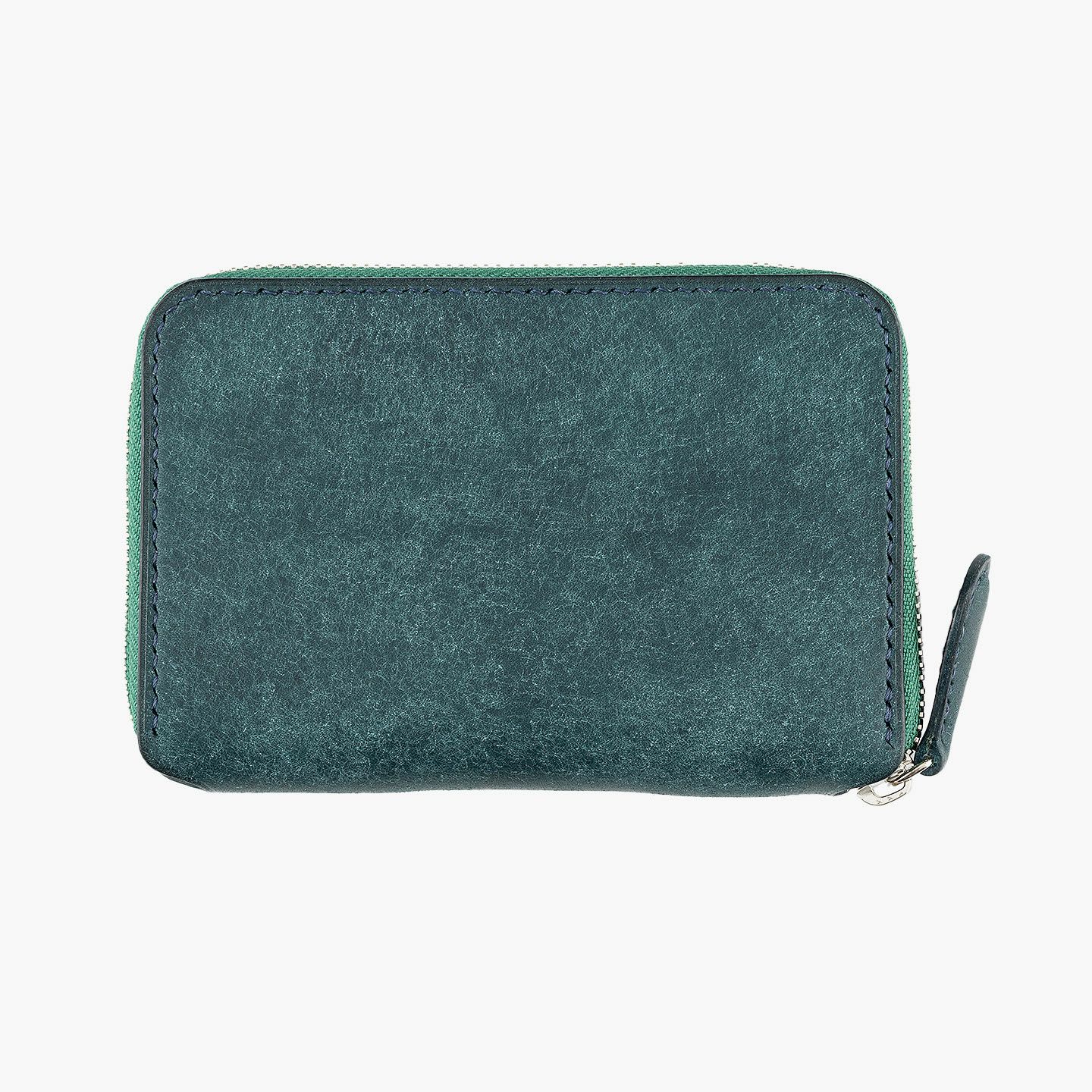 外装（プエブロ）：Petrolio、内装（ブッテーロ）：Black、ファスナー 金具：Silver ＆ テープ：Green、糸色：外装と同系色、内装装飾：有