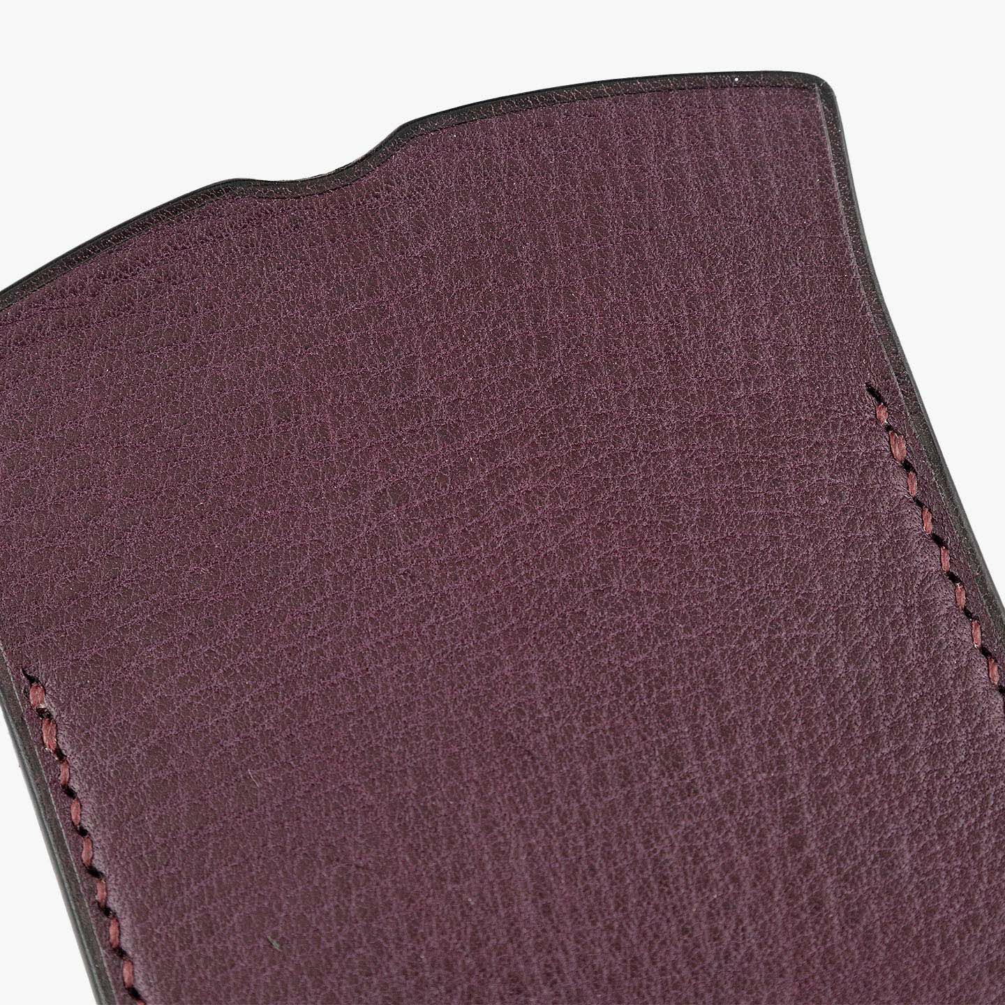 外装（リスシオ）：Prugna、糸色：Burgundy、ホック：無