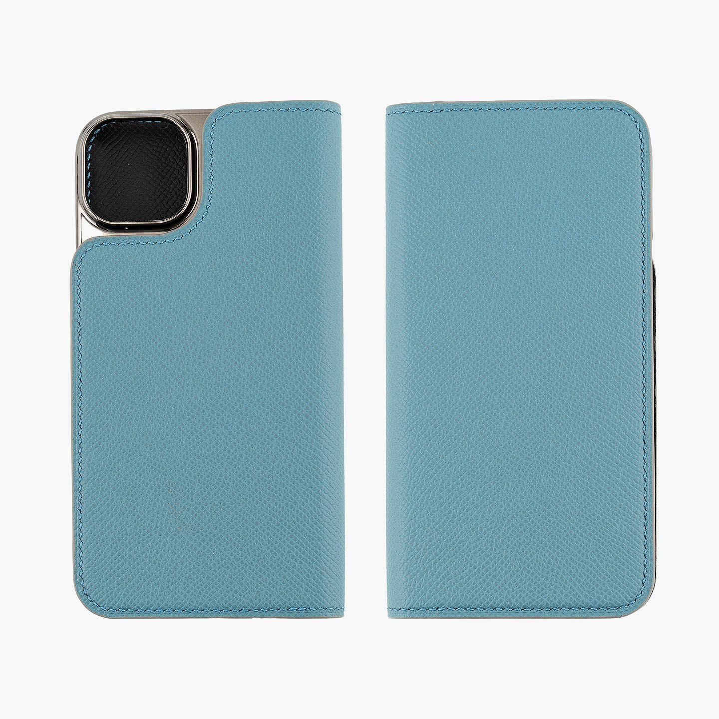 iPhone15 Plus、外装（ダービー）：Jeans Blue、内装（ダービー）：Noir、糸色：Lake Blue、フラップ（マグネット式）：無、ブランドロゴ／素押し