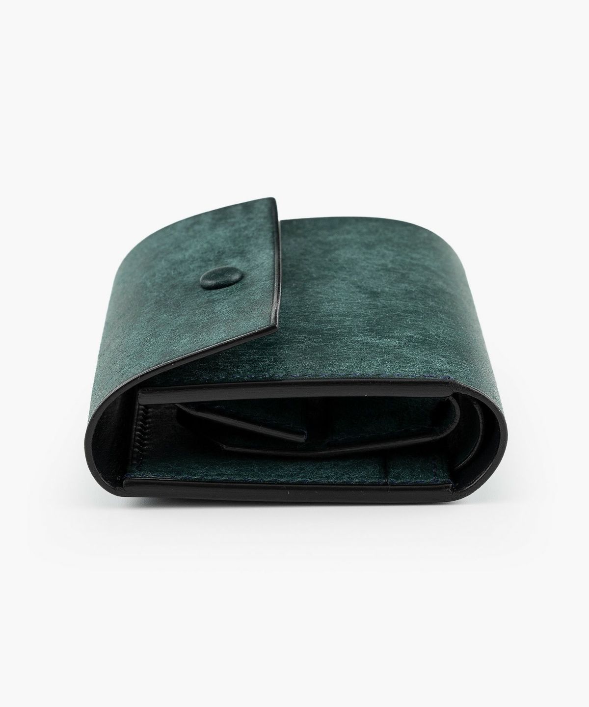 外装（プエブロ）：Petrolio、内装（プエブロ）：Petrolio、札入れ（リスシオ）：Navy、ホック：Silver、糸色：Navy