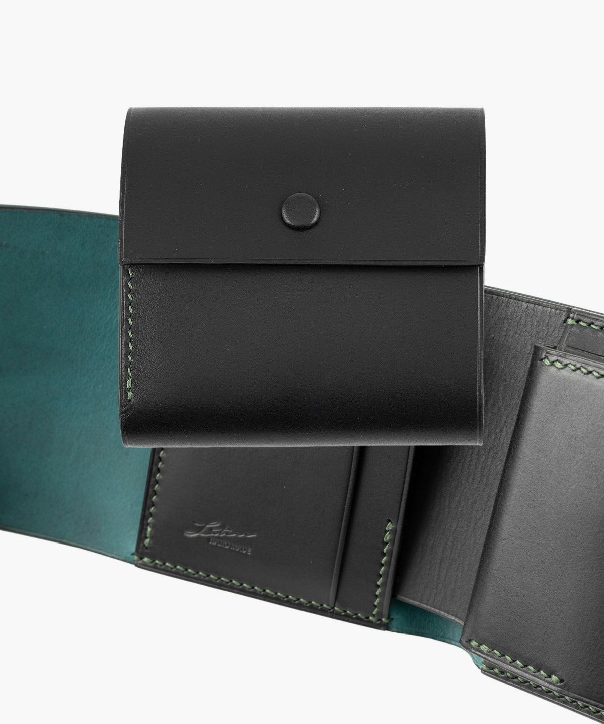 外装（リスシオ）：Black、内装（リスシオ）：Black、札入れ（リスシオ）：Hortensia、ホック：Black、糸色：Dark Gr