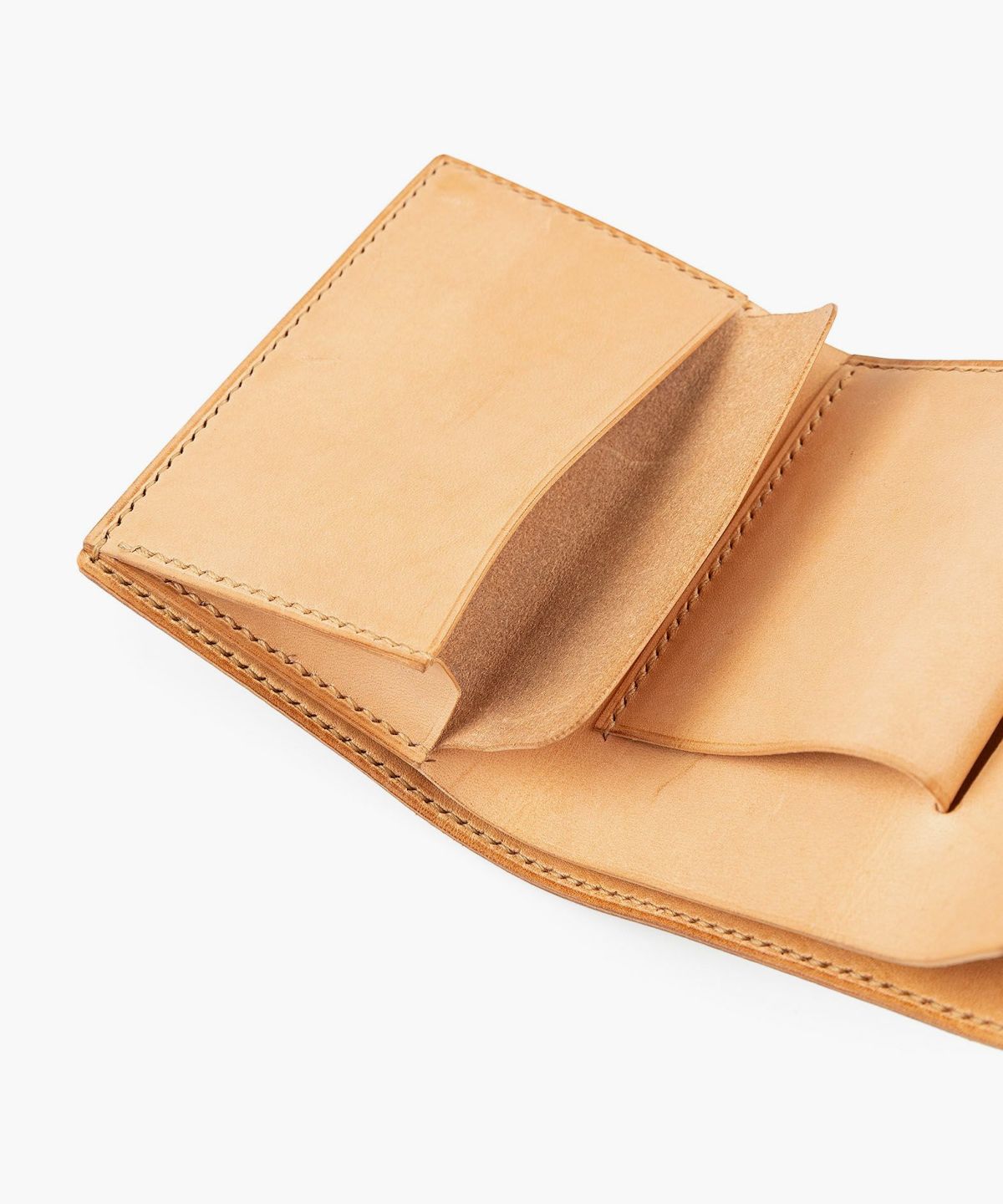 外装（ミネルバボックス）：Cognac、内装（ブッテーロ）：Tan、糸色：内装と同系色