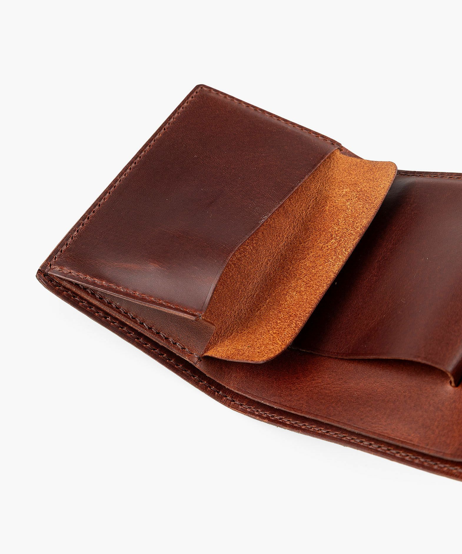 外装（ミネルバボックス）：Oliva、内装（マレンマ）：Red Brown、糸色：内装と同系色