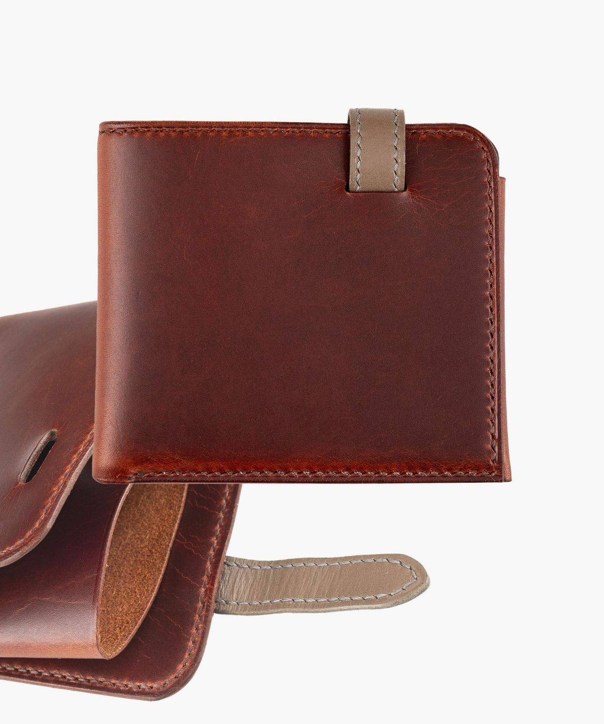 外装＆内装（マレンマ）：Red Brown、ベルト（ブッテーロ）：Grey