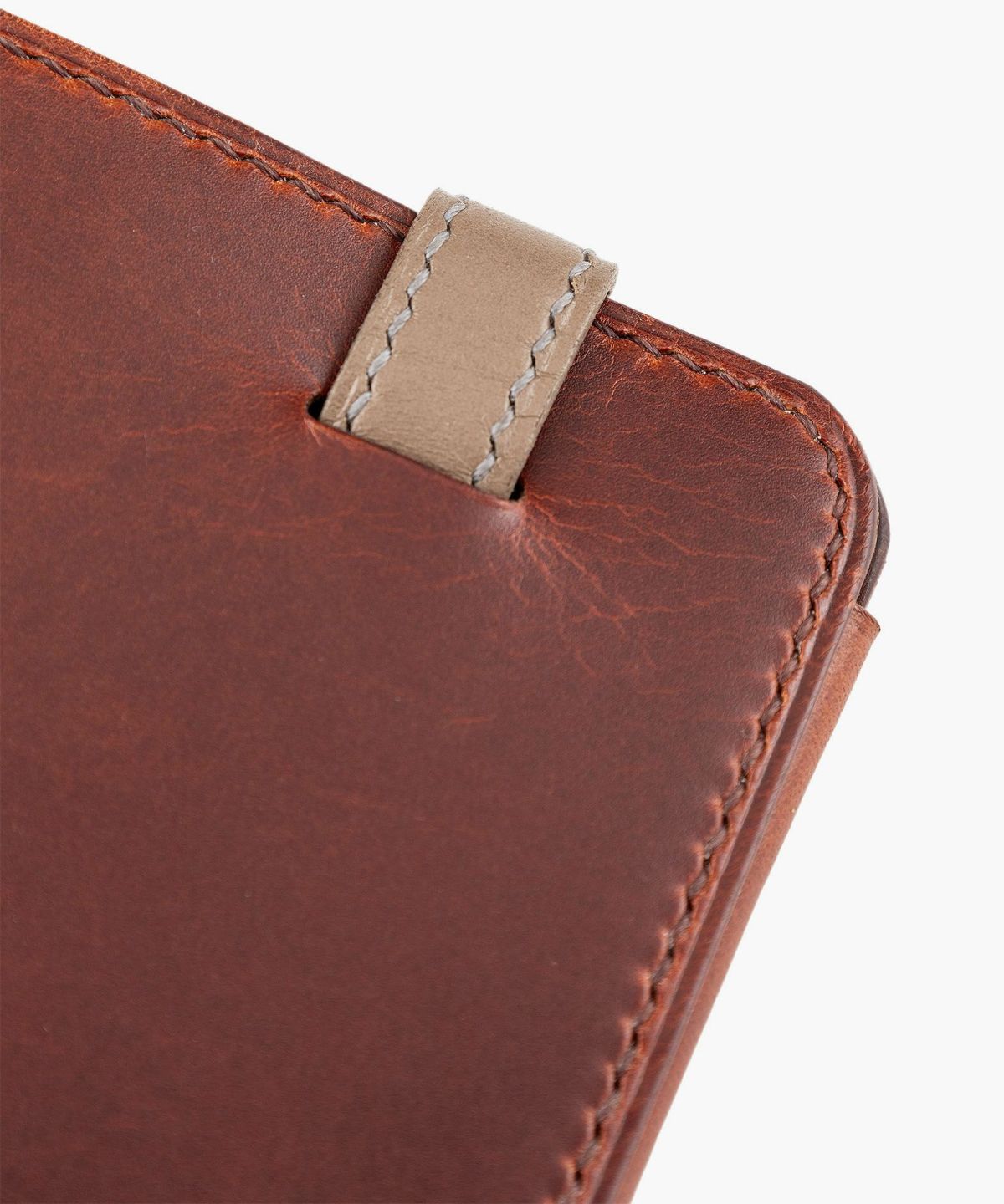 外装＆内装（マレンマ）：Red Brown、ベルト（ブッテーロ）：Grey