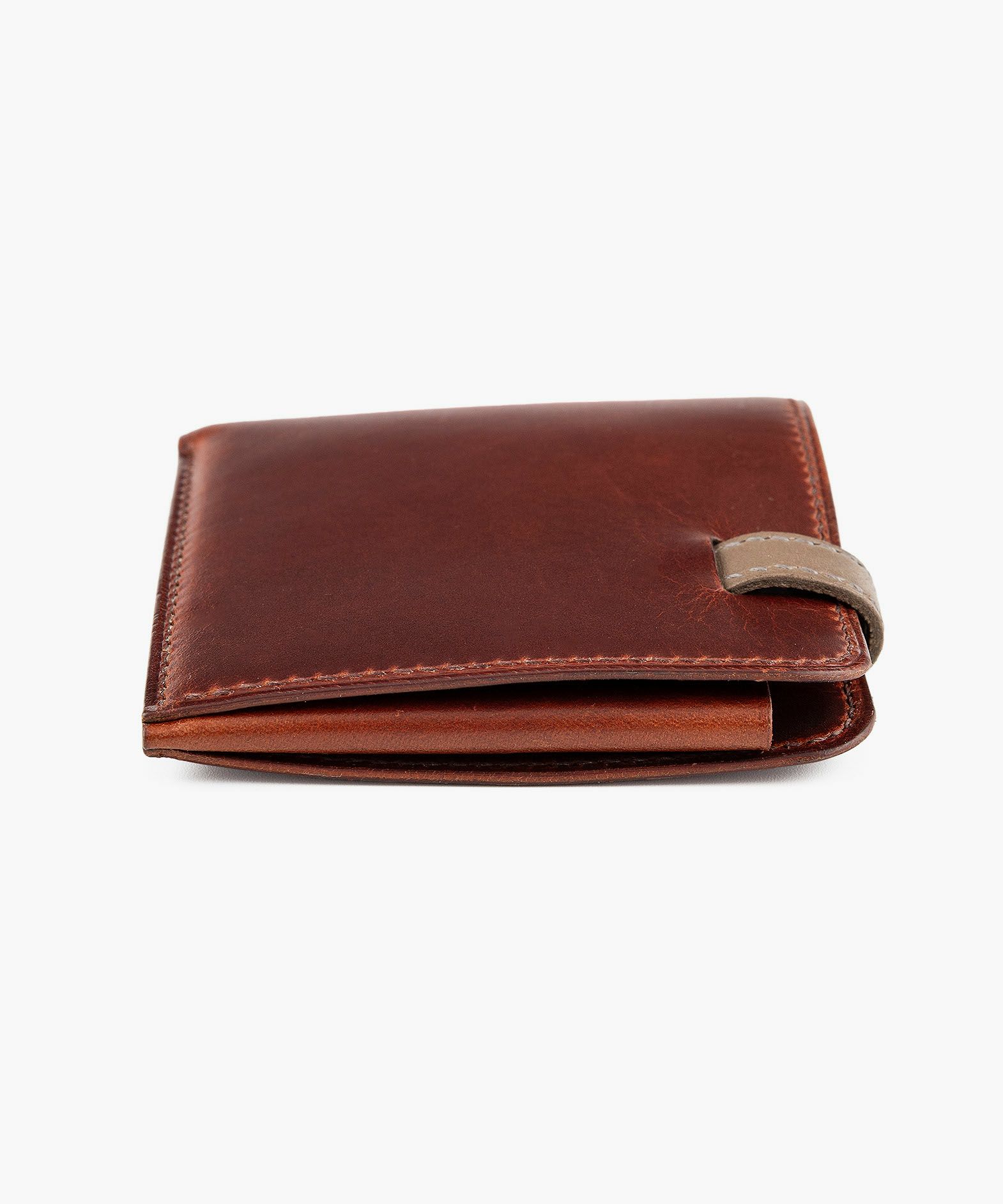 外装＆内装（マレンマ）：Red Brown、ベルト（ブッテーロ）：Grey