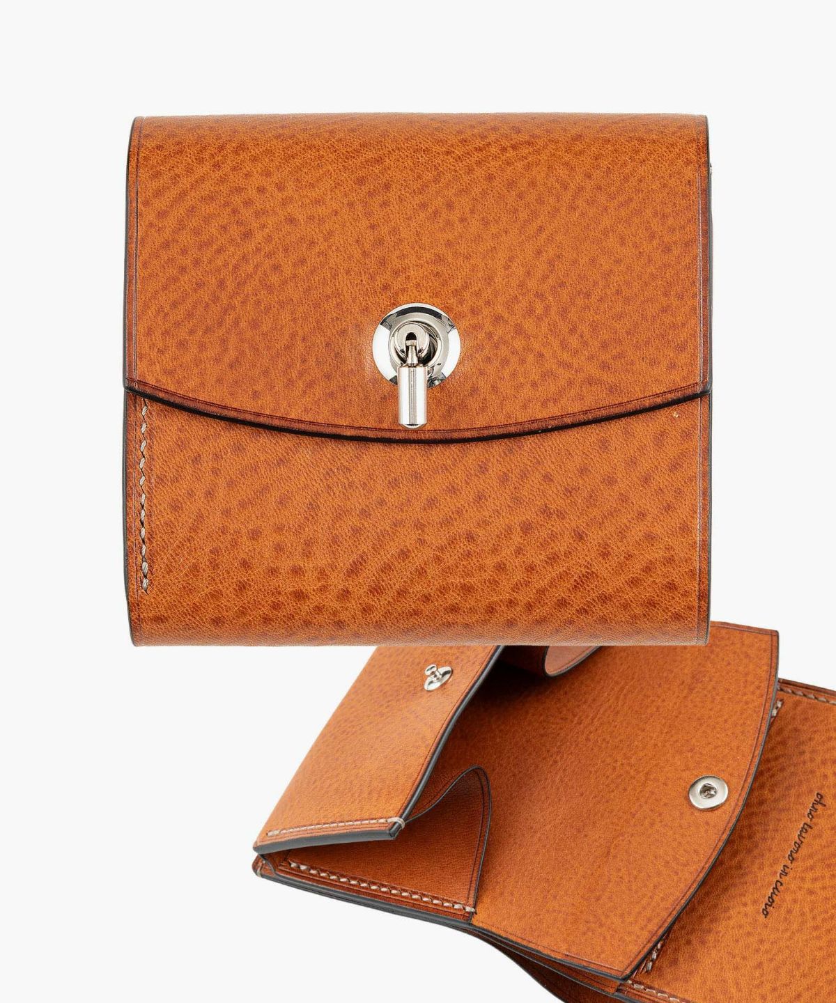 外装（リベルソ）：Cognac、内装（リベルソ）：Cognac、カードスロットタイプ：スリム2ポケット、利き手：右利き用、オコシ金具：Silver