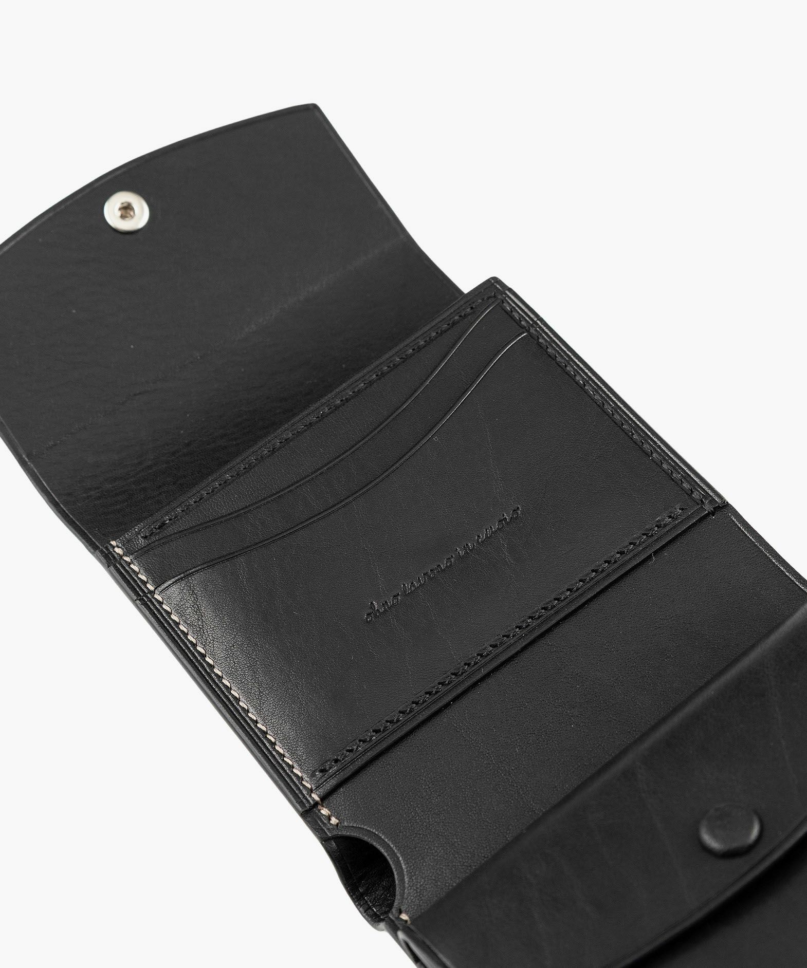 外装（リベルソ）：Gray、内装（リベルソ）：Black、カードスロットタイプ：スリム2ポケット、利き手：右利き用、くるみボタン＆ホック：Silver