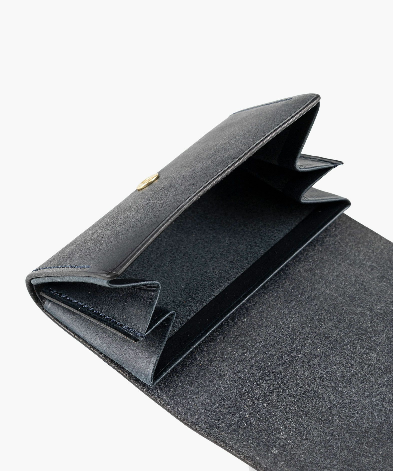 素材＆カラー（リスシオ）：Navy、留め具：イタリーホック