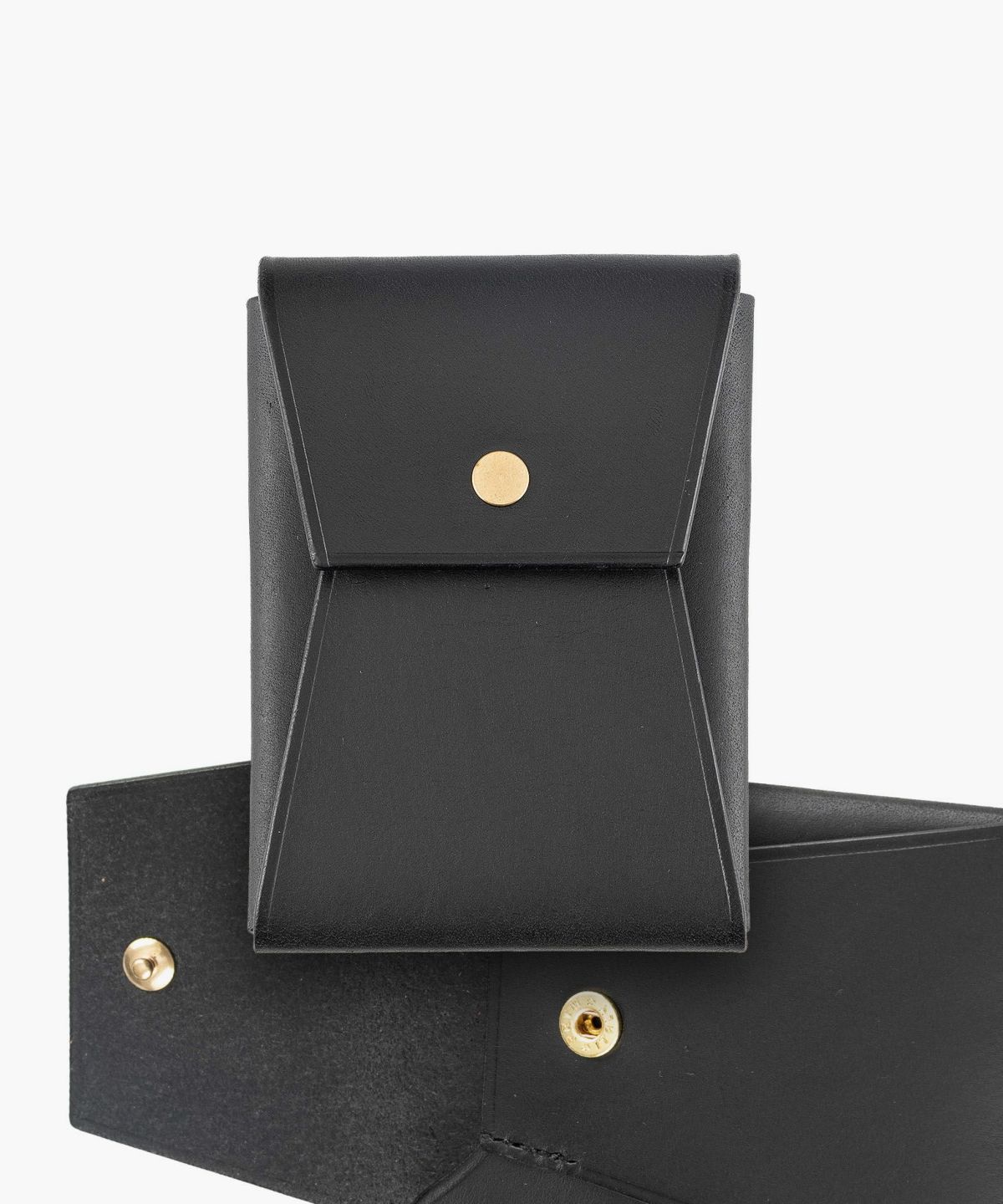 素材＆カラー（リスシオ）：Black、留め具：イタリーホック