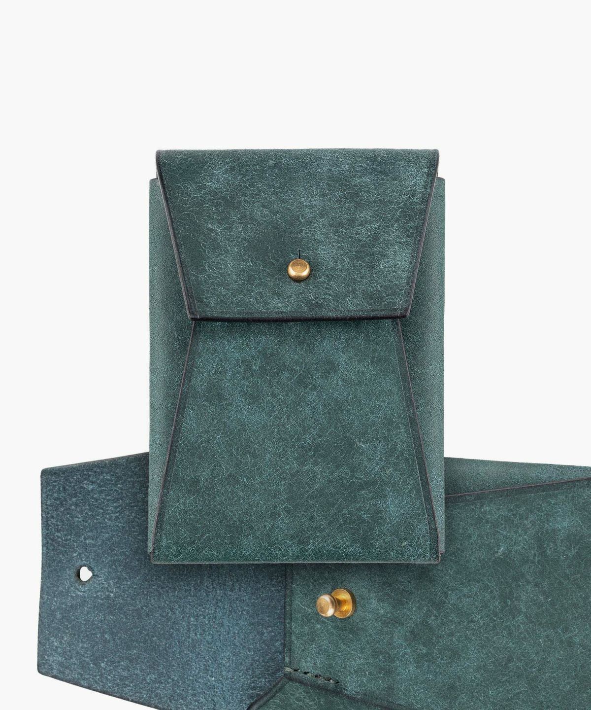 素材＆カラー（プエブロ）：Petrolio、留め具：ギボシ