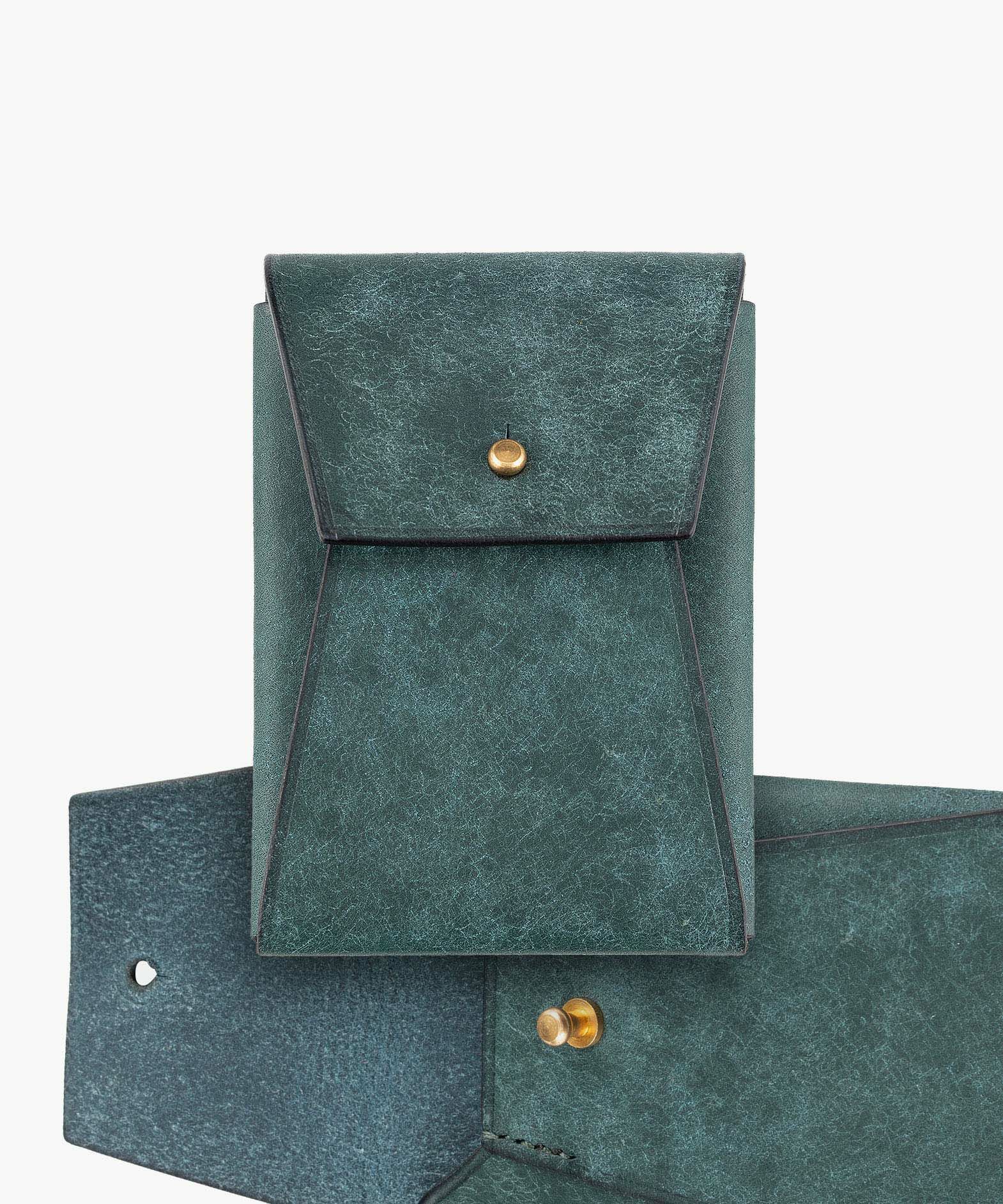 素材＆カラー（プエブロ）：Petrolio、留め具：ギボシ