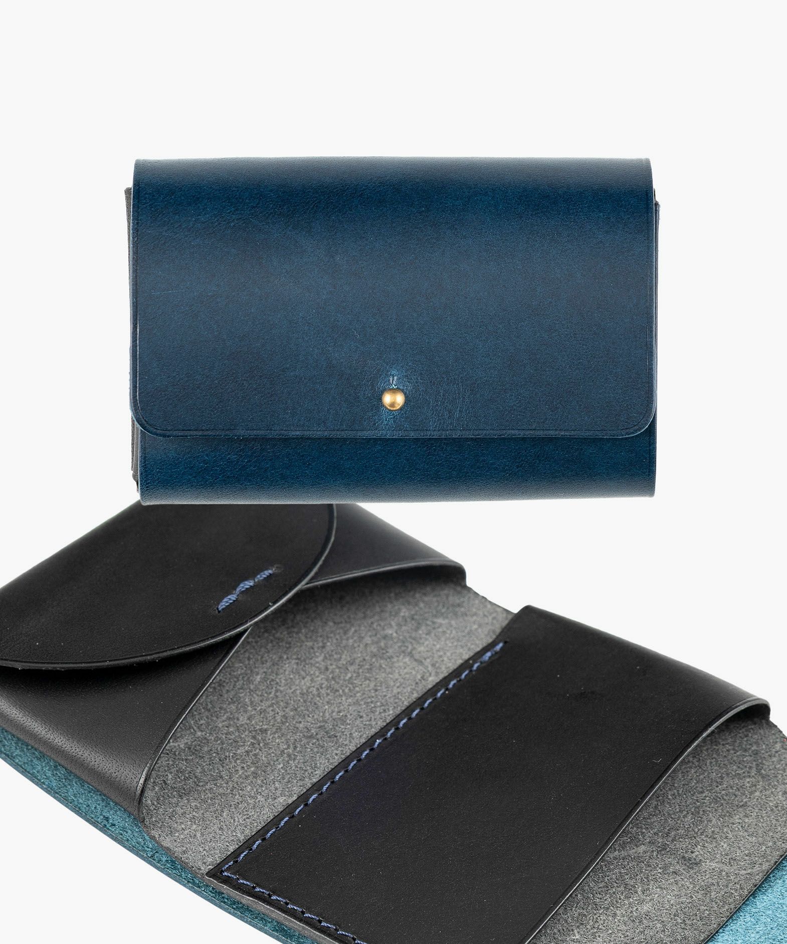 外装（ブッテーロ）：Blue、内装（ブッテーロ）：Black、糸色：外装と同系色、金具：Gold