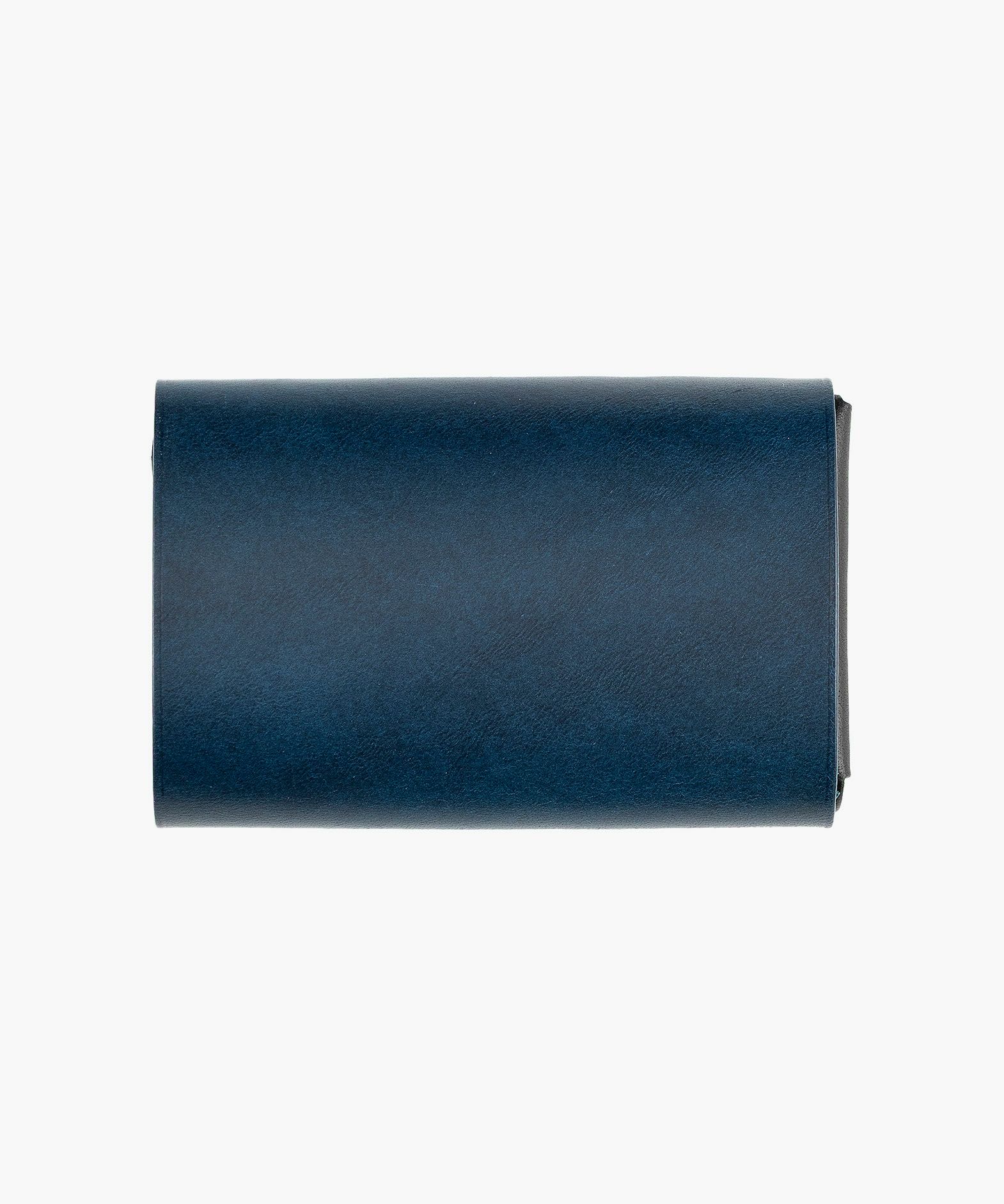 外装（ブッテーロ）：Blue、内装（ブッテーロ）：Black、糸色：外装と同系色、金具：Gold