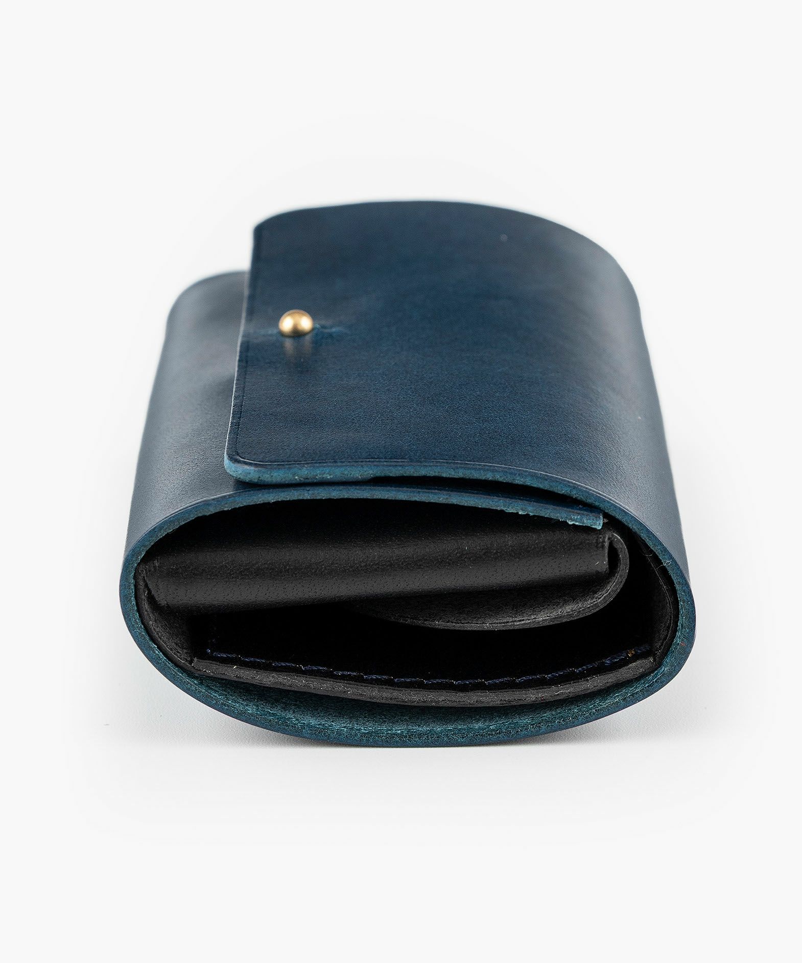 外装（ブッテーロ）：Blue、内装（ブッテーロ）：Black、糸色：外装と同系色、金具：Gold