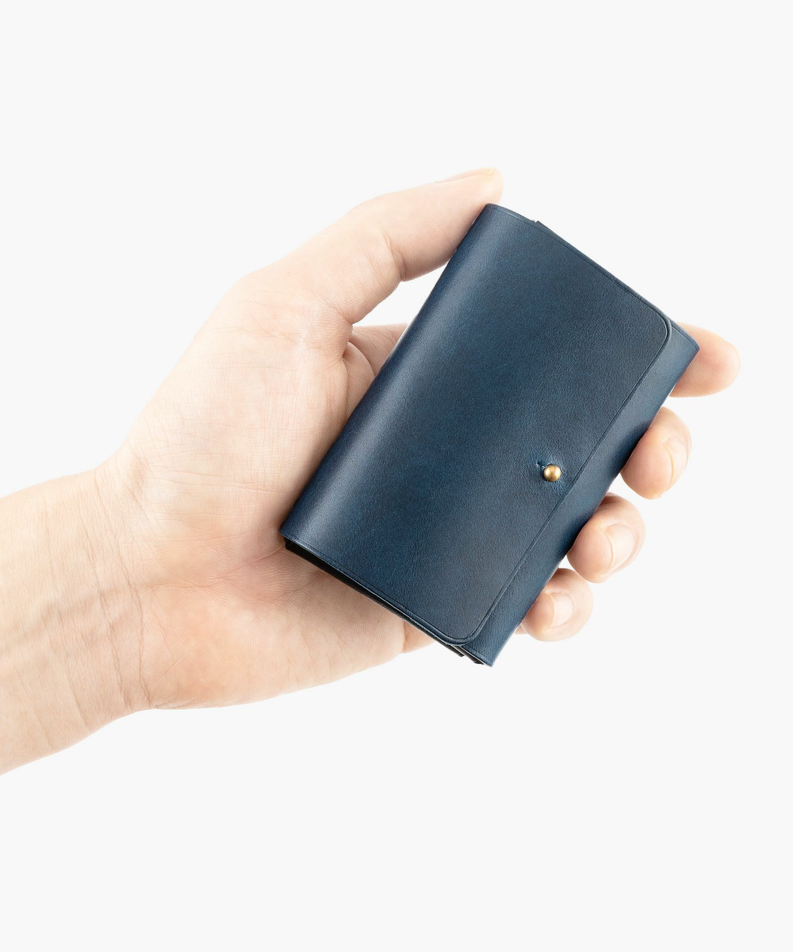 外装（ブッテーロ）：Blue、内装（ブッテーロ）：Black、糸色：外装と同系色、金具：Gold