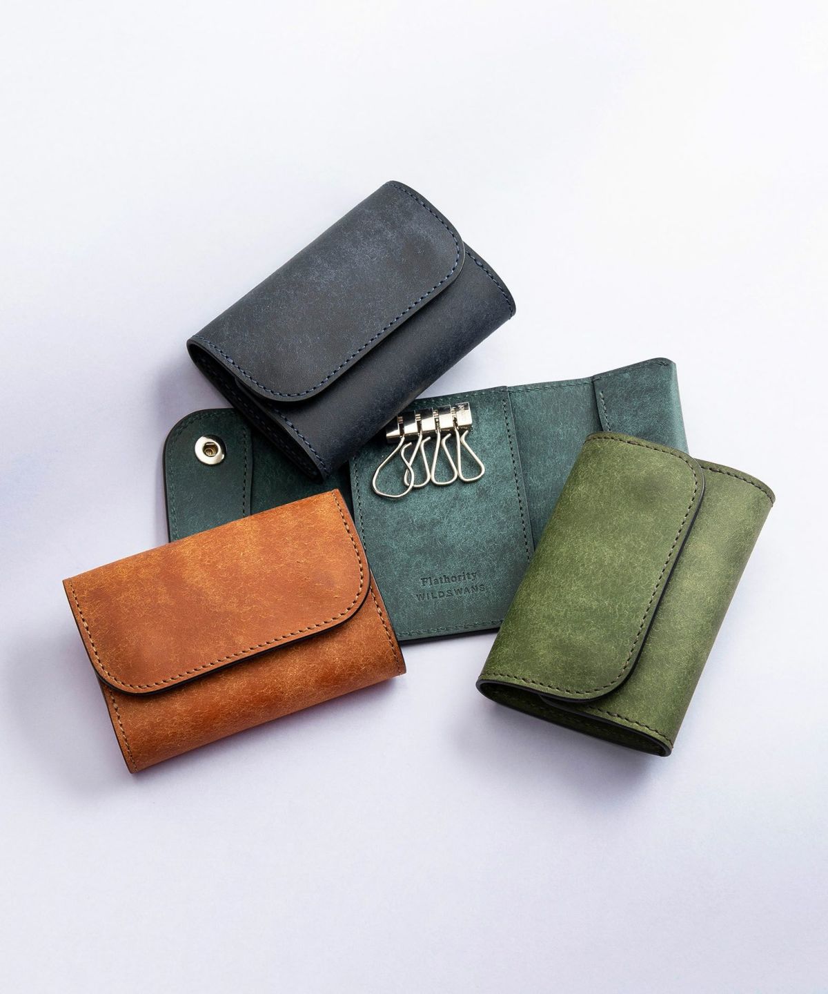 フラソリティ × ワイルドスワンズ フラップキーケース