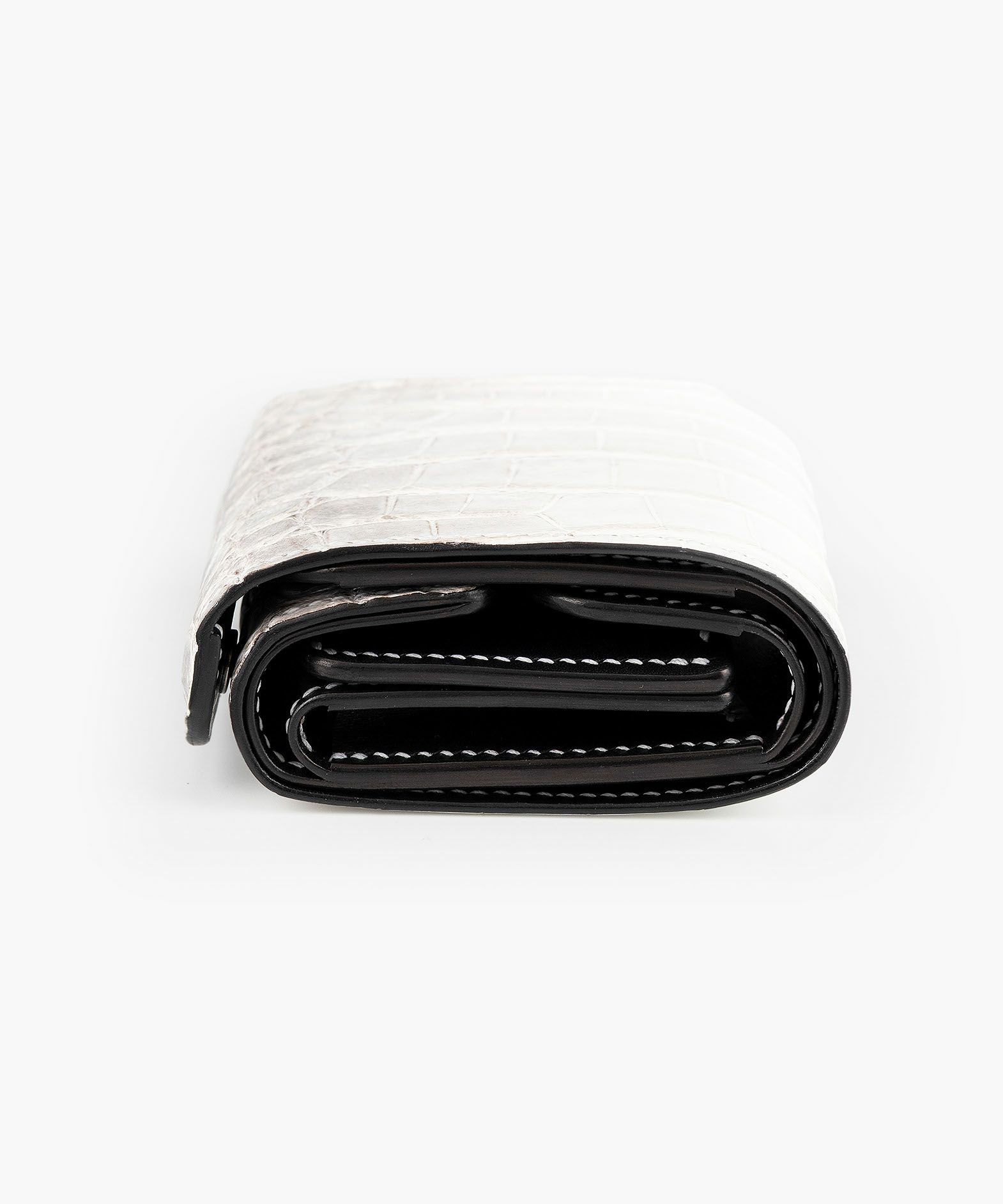 外装（ポロサス）：Himalayan、糸色：White、ホック：Black、内装裏張り（ブルガロ）：Black、内装（ブルガロ）：Black、内装装飾：無し