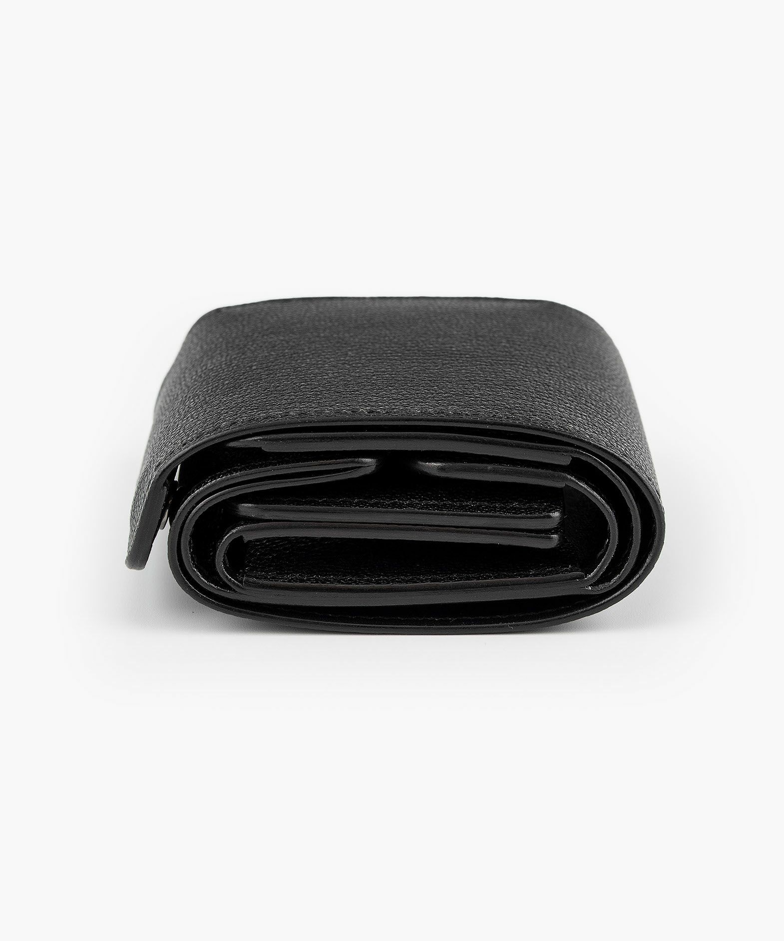 外装（シェーブル）：Black、内装（シェーブル）：Black、内装裏張り（ブルガロ）：Black、糸色：Black、ホック：Black