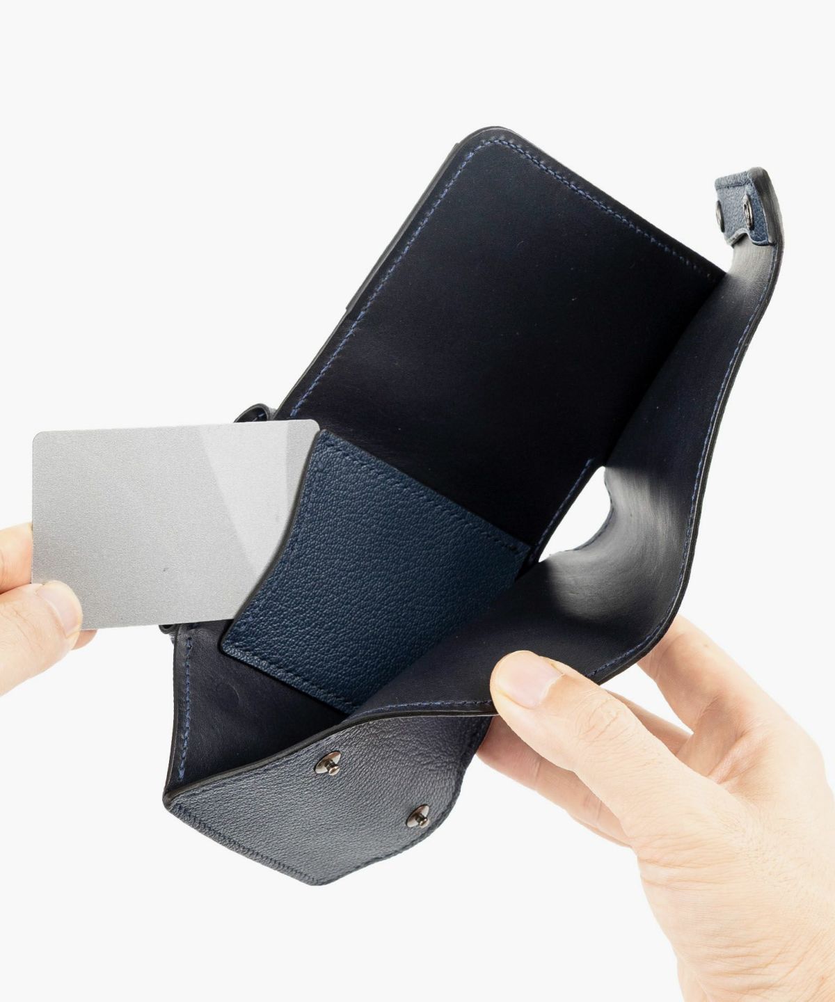 外装（シェーブル）：Navy、内装（シェーブル）：Navy、内装裏張り（ブルガロ）：Navy、糸色：Navy、ホック：Black